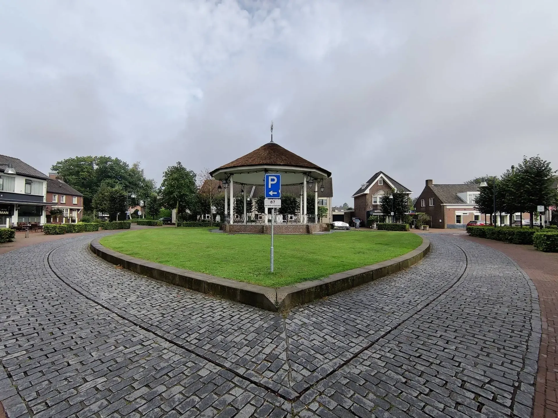 geblurde versie van de foto als achtergrond