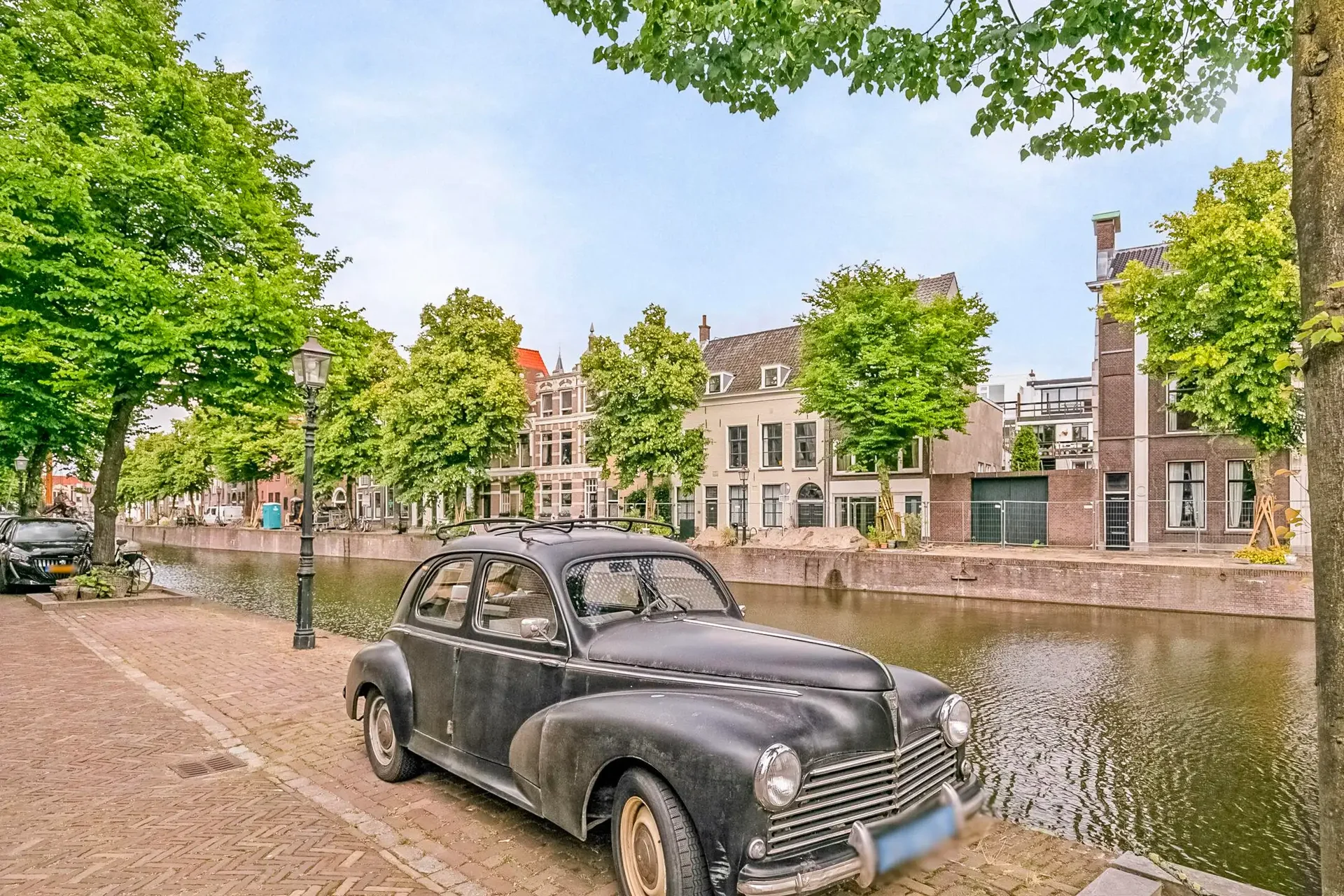 geblurde versie van de foto als achtergrond