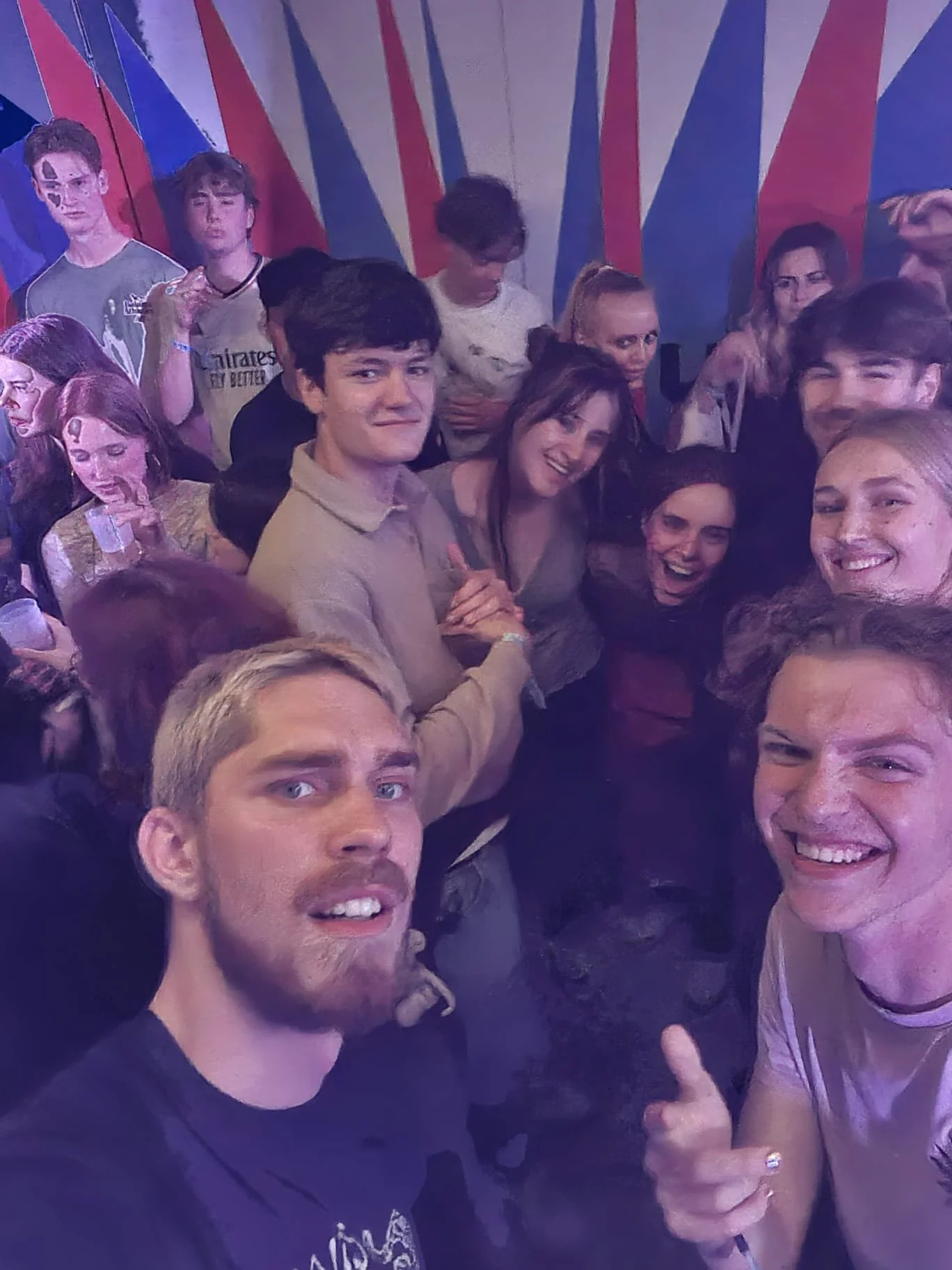 geblurde versie van de foto als achtergrond