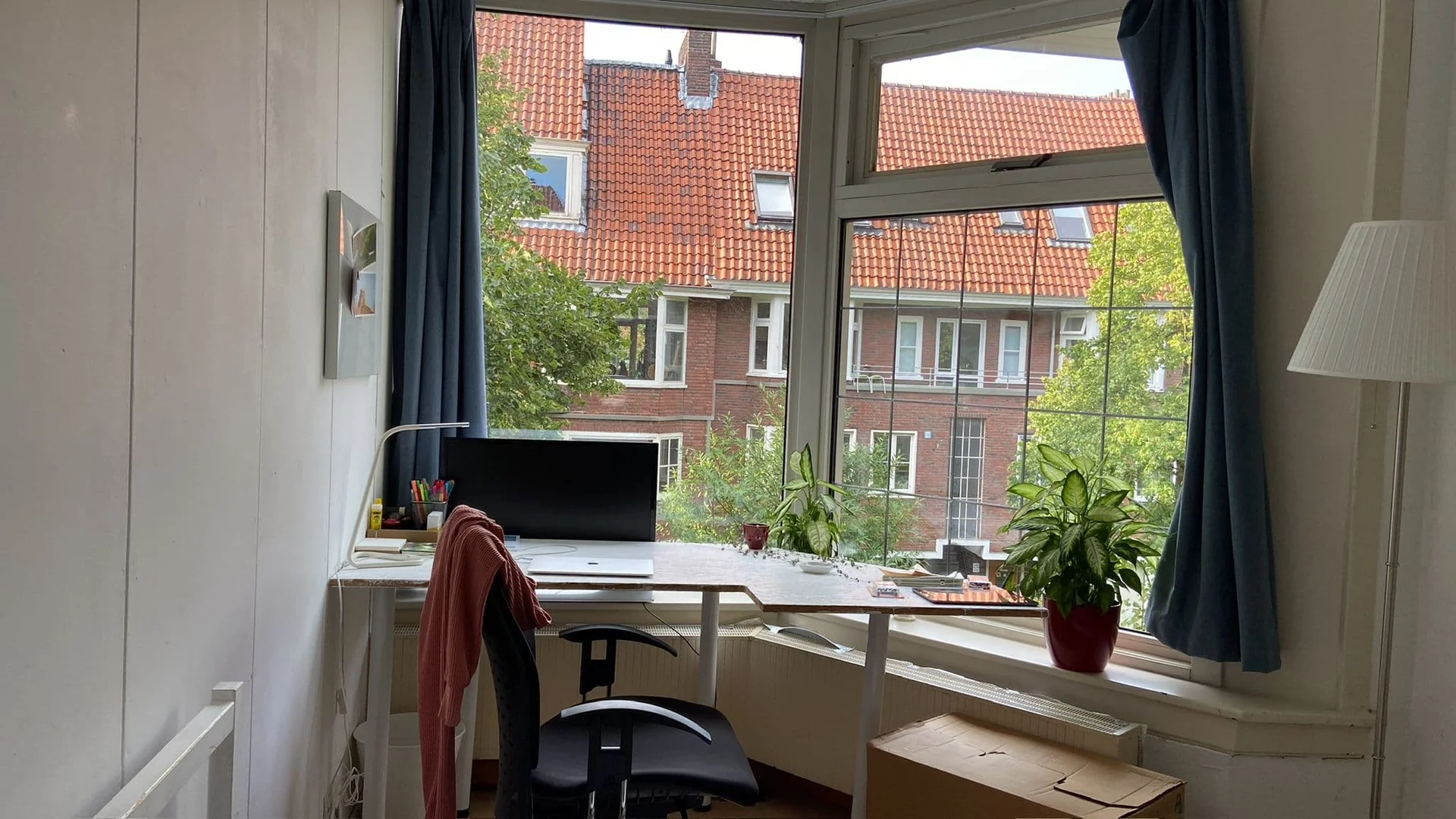 geblurde versie van de foto als achtergrond