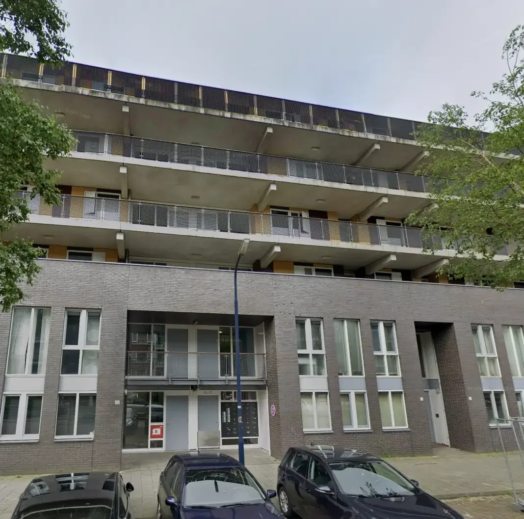 geblurde versie van de foto als achtergrond