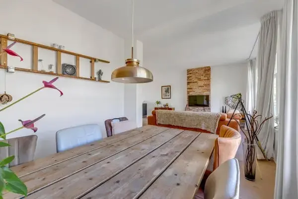 geblurde versie van de foto als achtergrond
