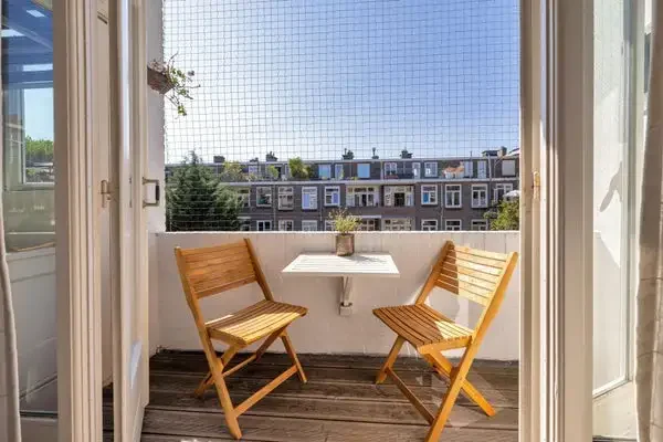 geblurde versie van de foto als achtergrond