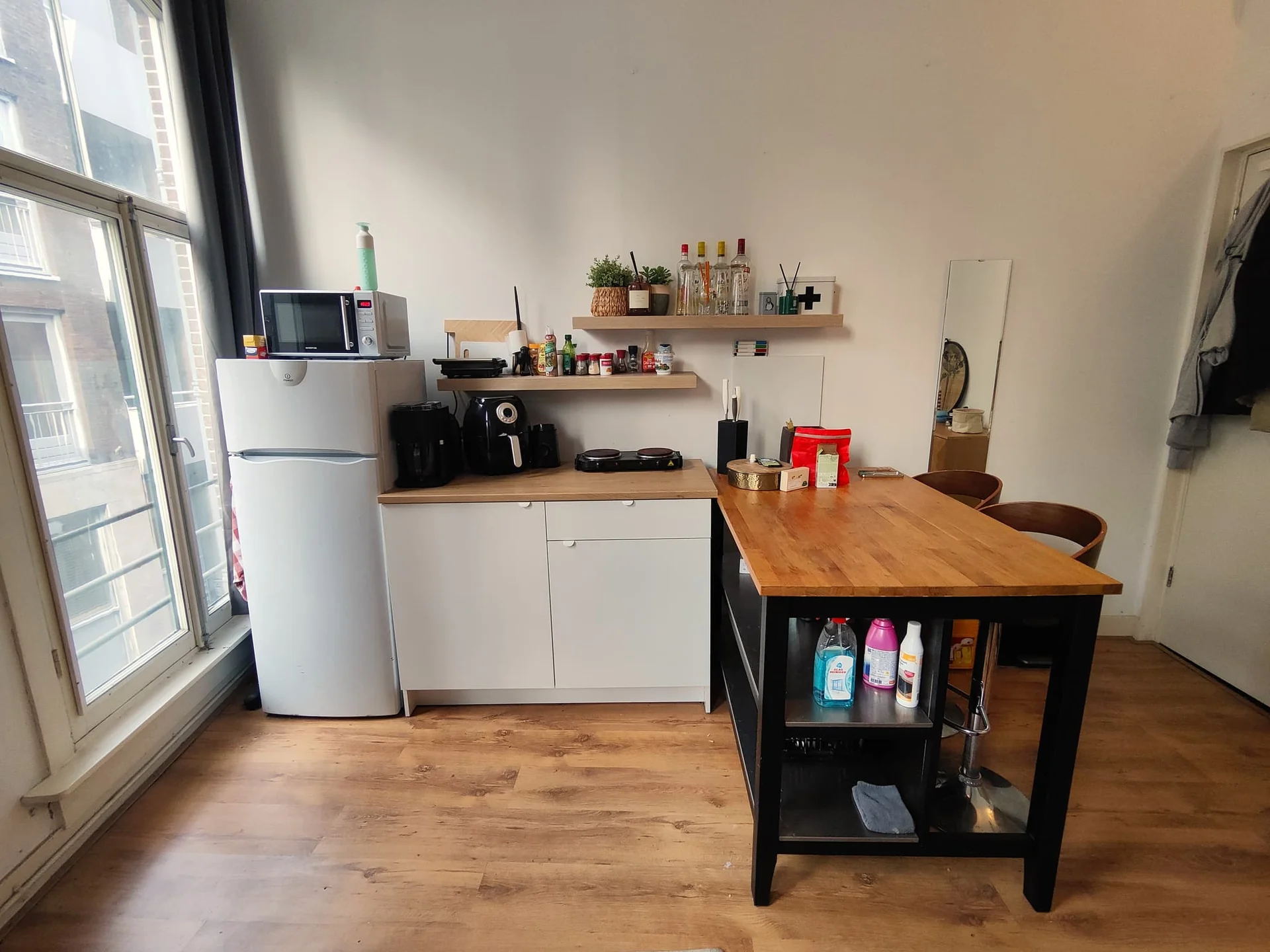 geblurde versie van de foto als achtergrond