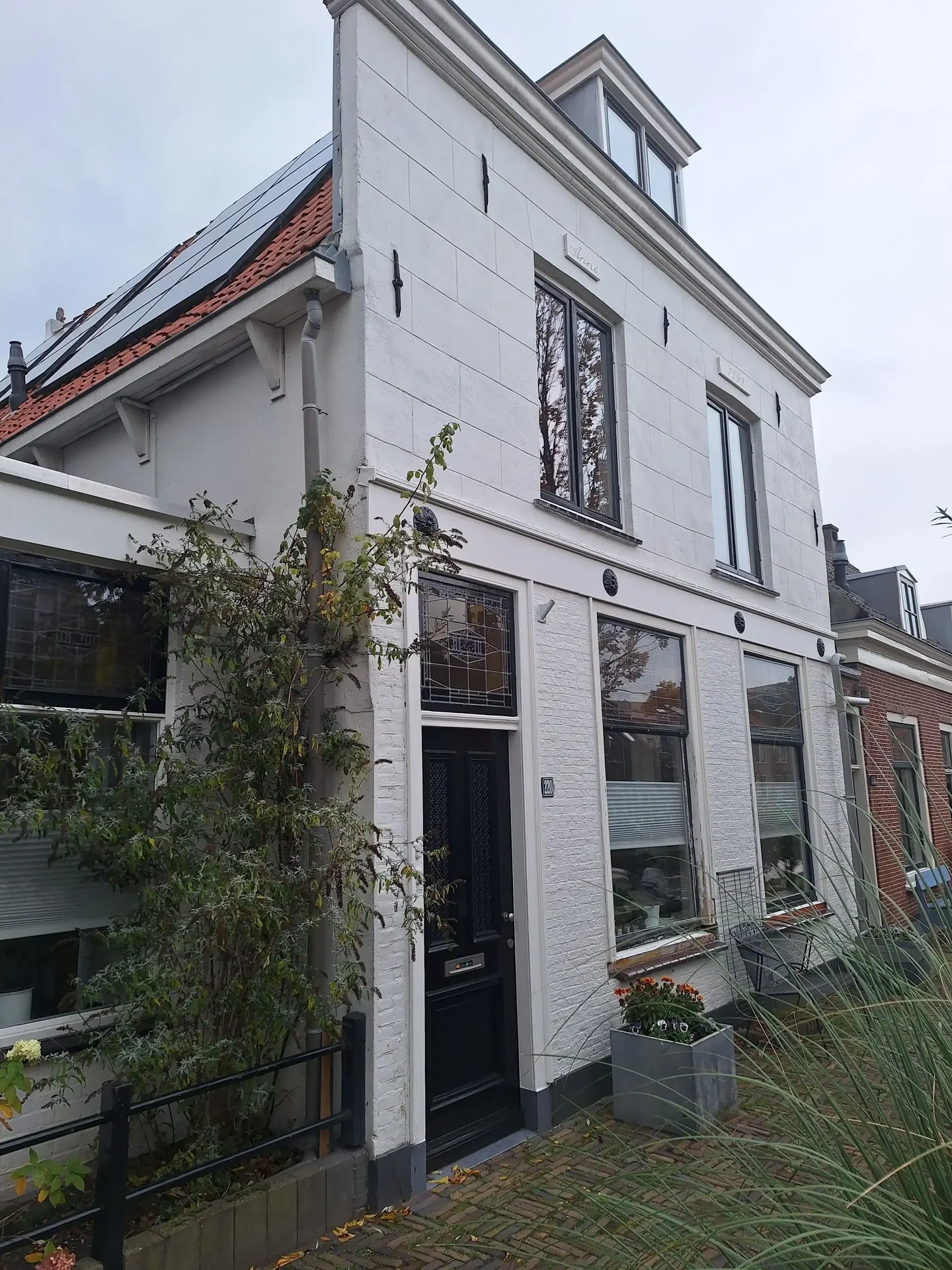 geblurde versie van de foto als achtergrond