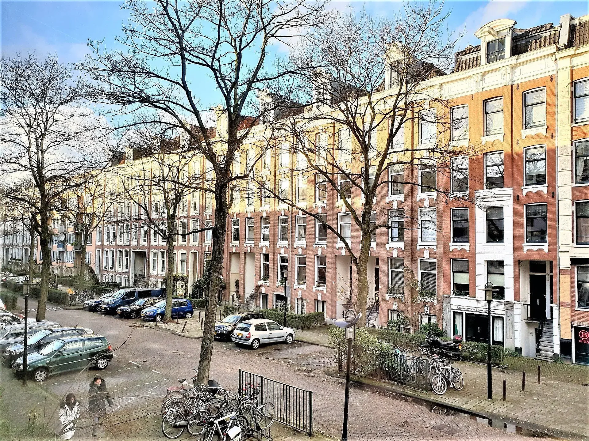 geblurde versie van de foto als achtergrond