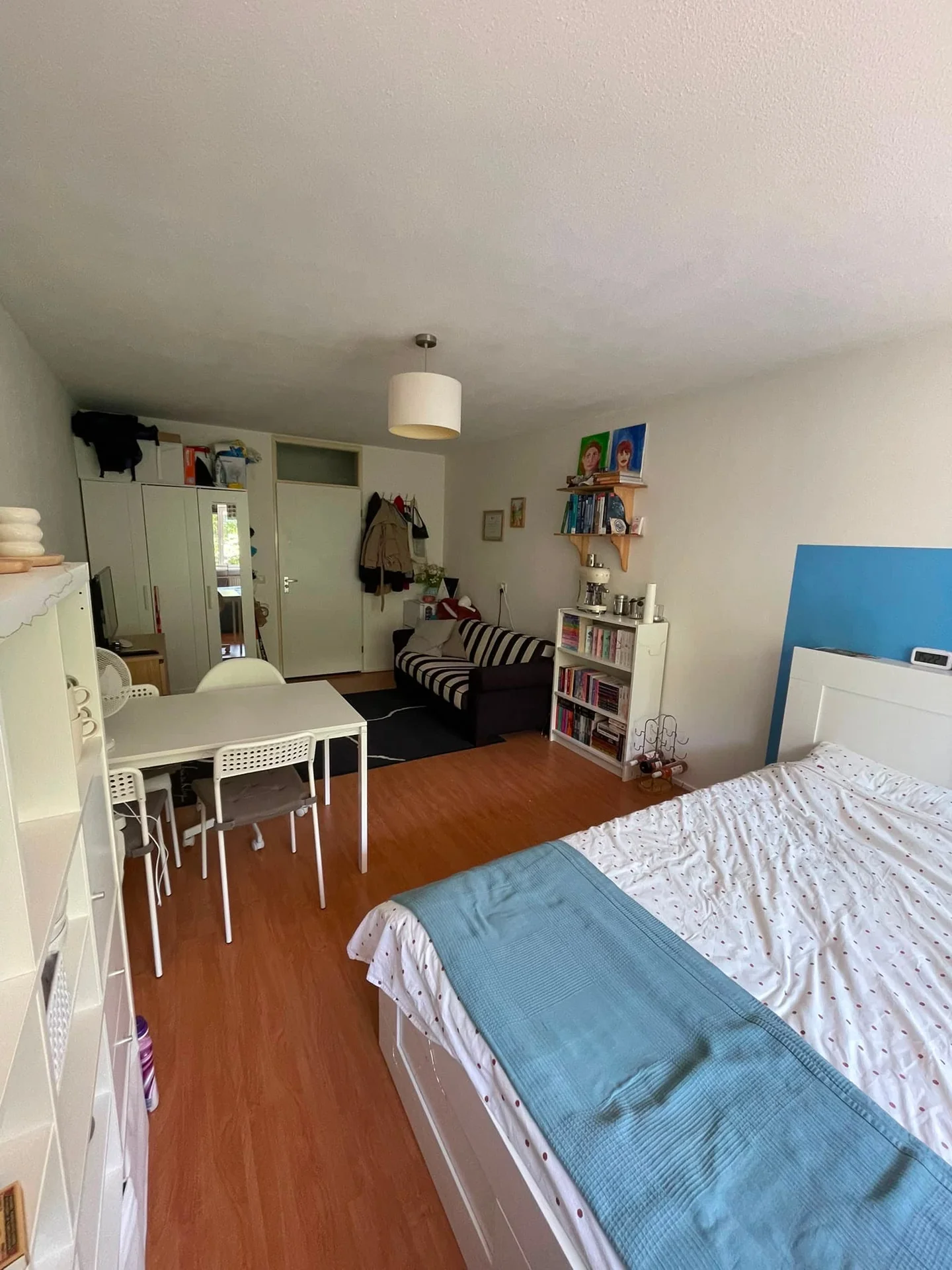 geblurde versie van de foto als achtergrond
