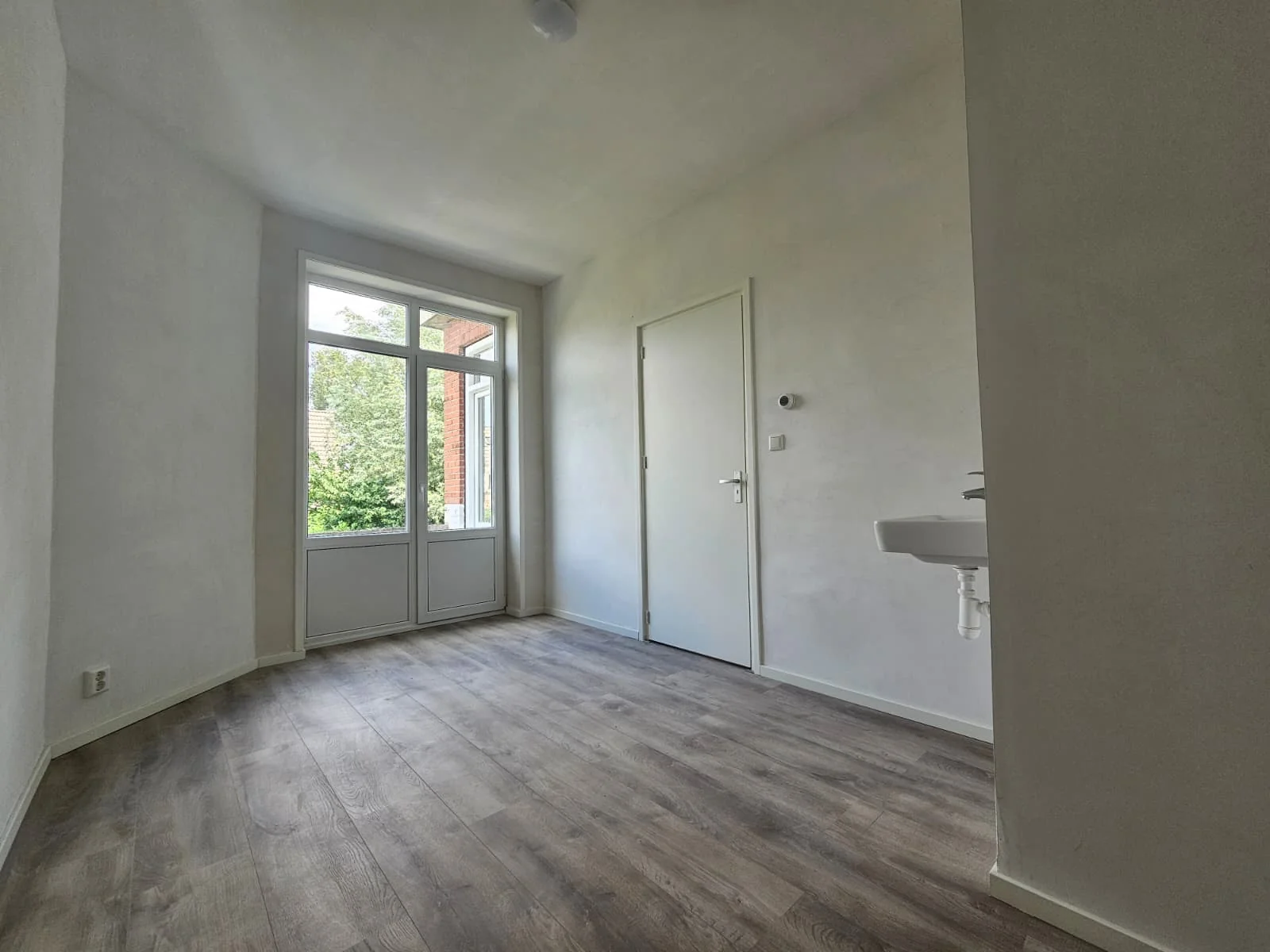 geblurde versie van de foto als achtergrond