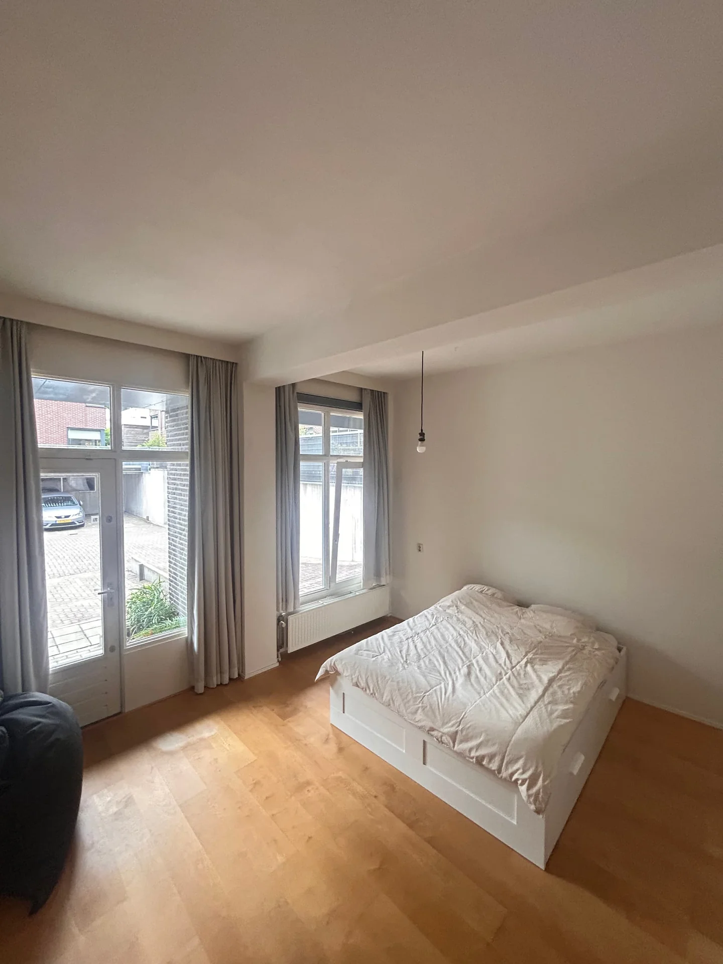 geblurde versie van de foto als achtergrond