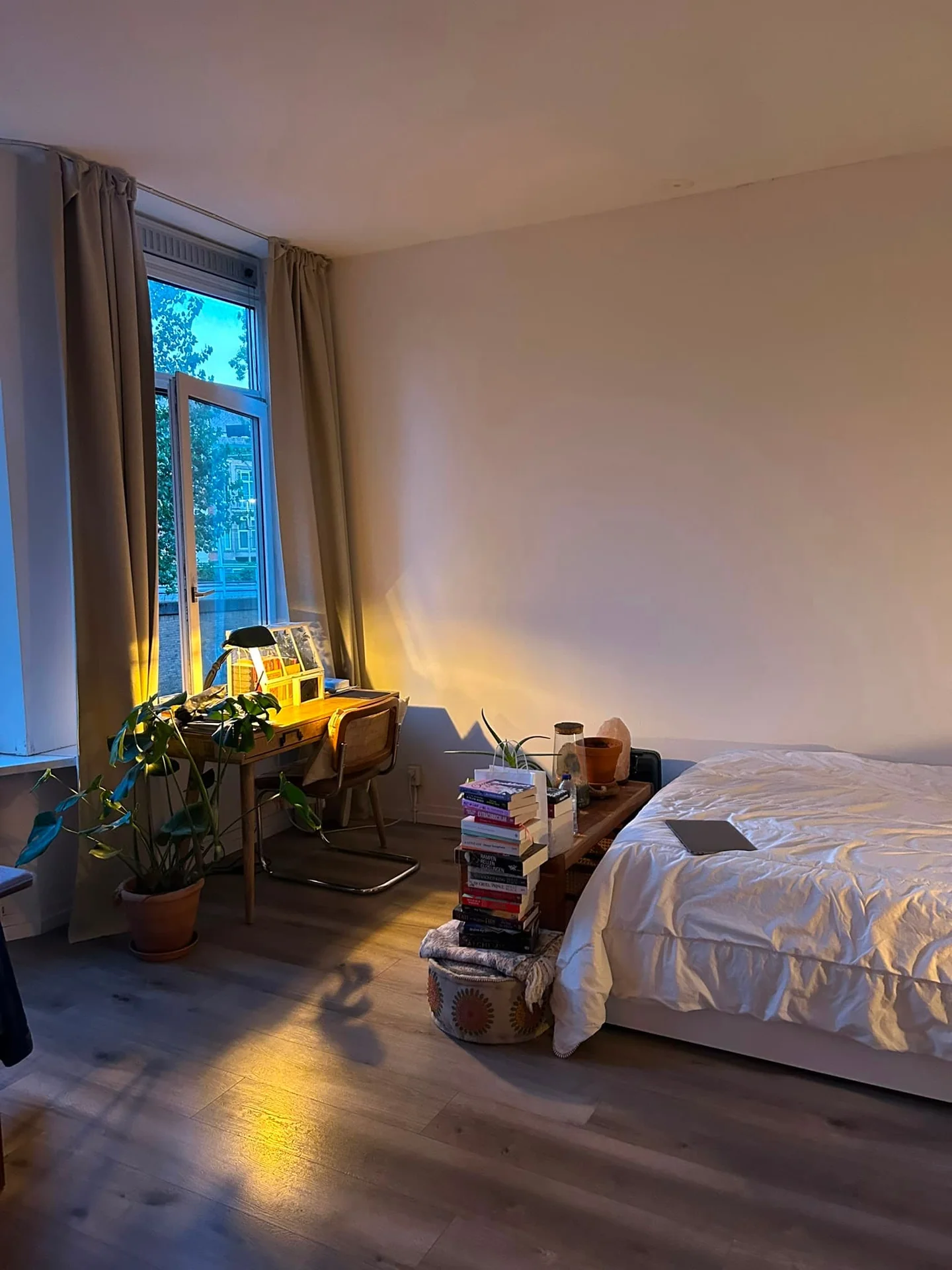 Foto van de Kamer gelegen aan de Weteringkade in Den Haag