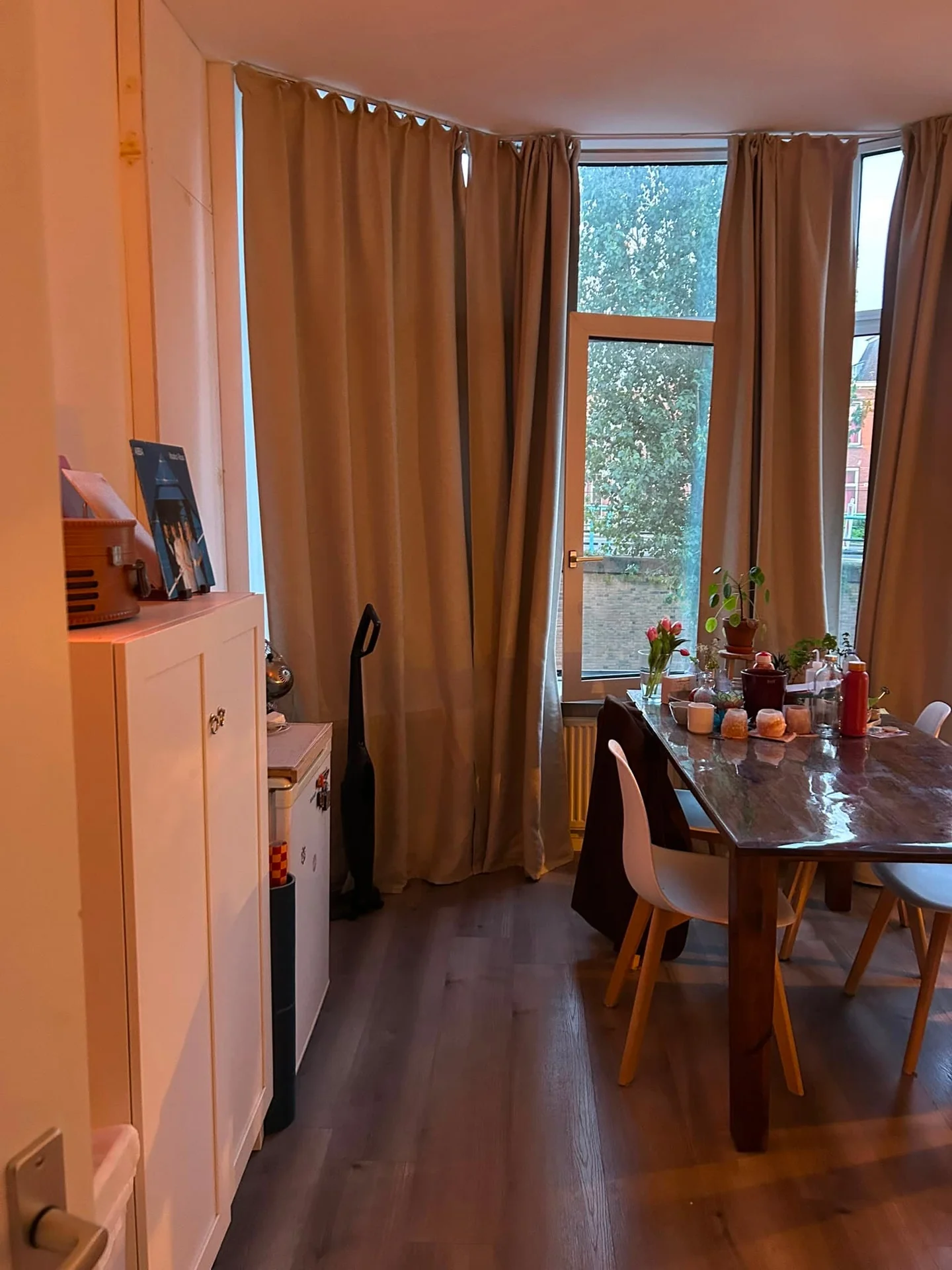 Foto van de Kamer gelegen aan de Weteringkade in Den Haag