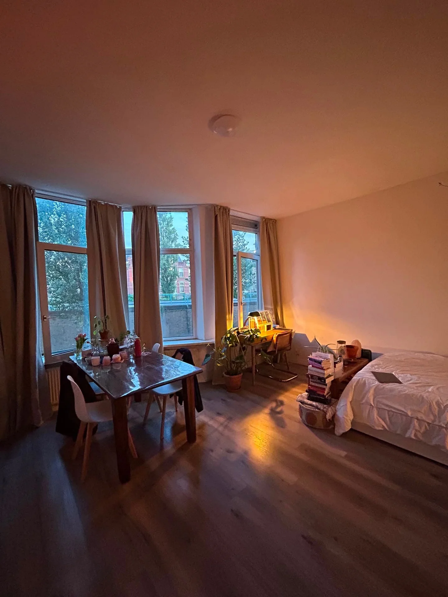 Foto van de Kamer gelegen aan de Weteringkade in Den Haag