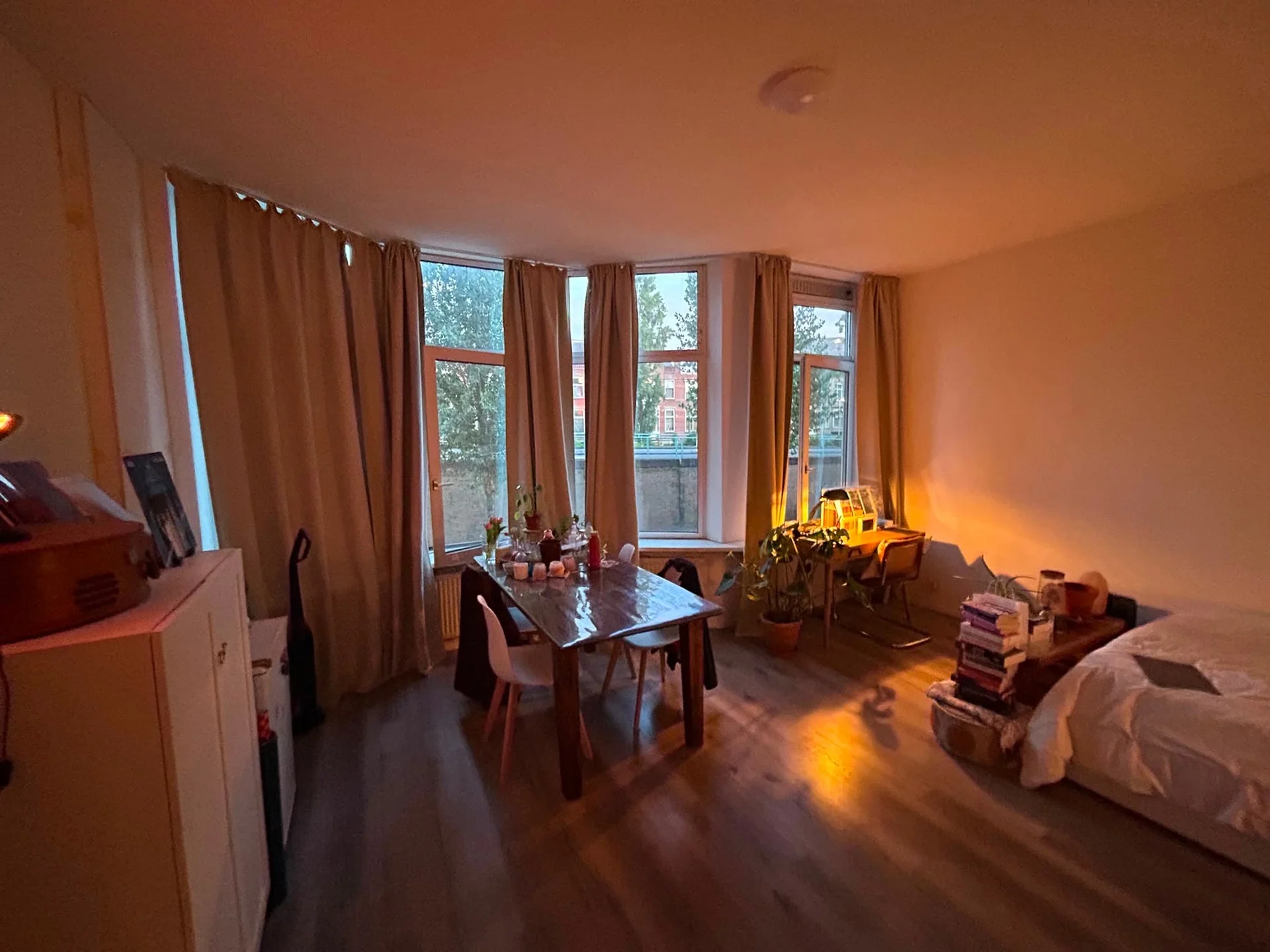 Foto van de Kamer gelegen aan de Weteringkade in Den Haag
