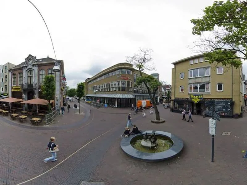 geblurde versie van de foto als achtergrond