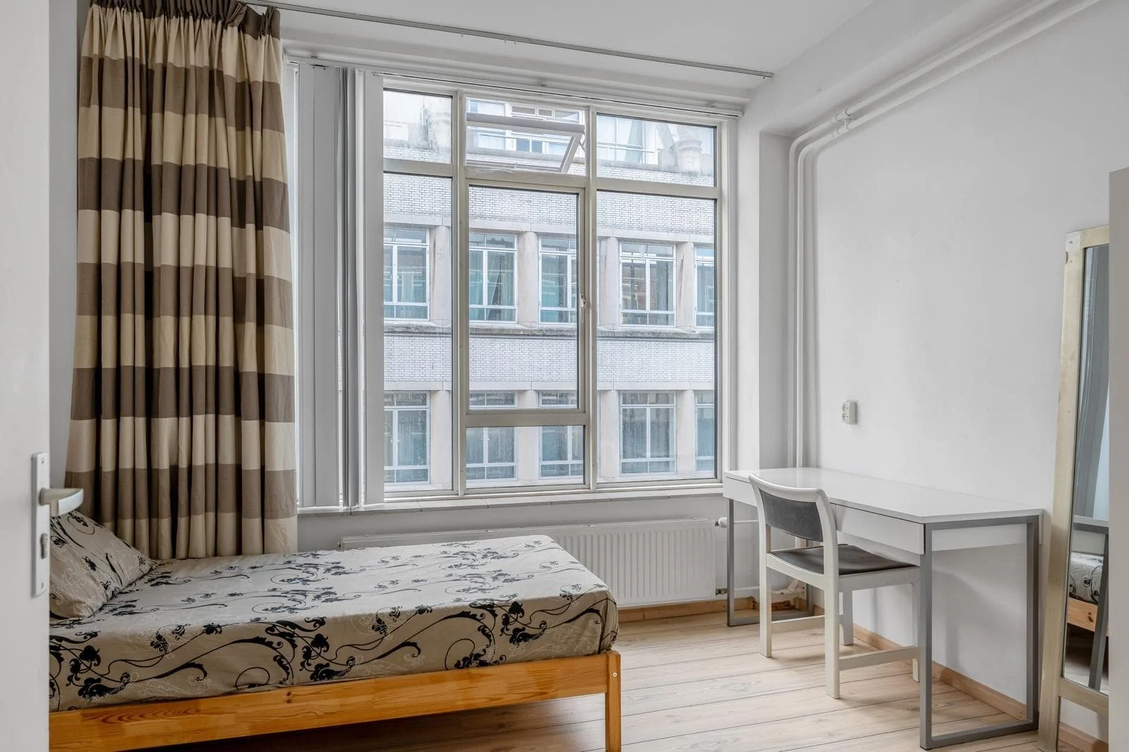 Foto van de Kamer gelegen aan de Spaarbankstraat in Rotterdam