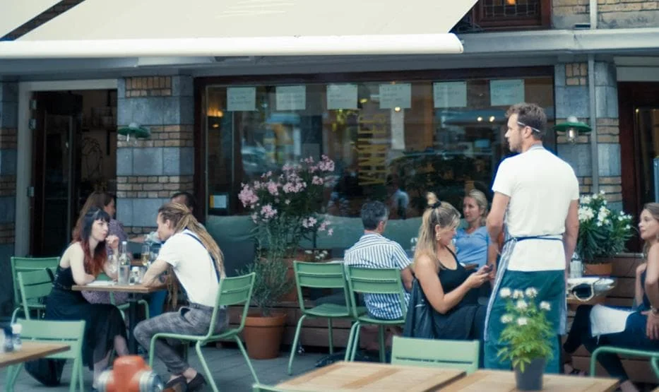 geblurde versie van de foto als achtergrond