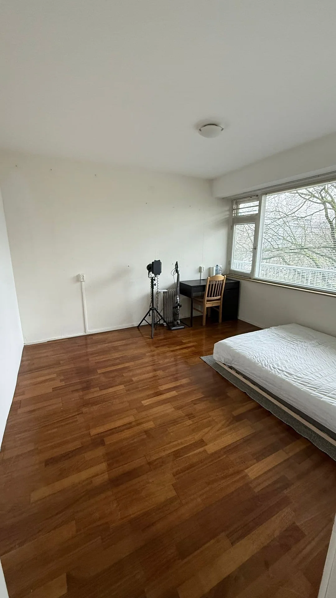 Foto van de Kamer gelegen aan de S. F. van Ossstraat in Amsterdam
