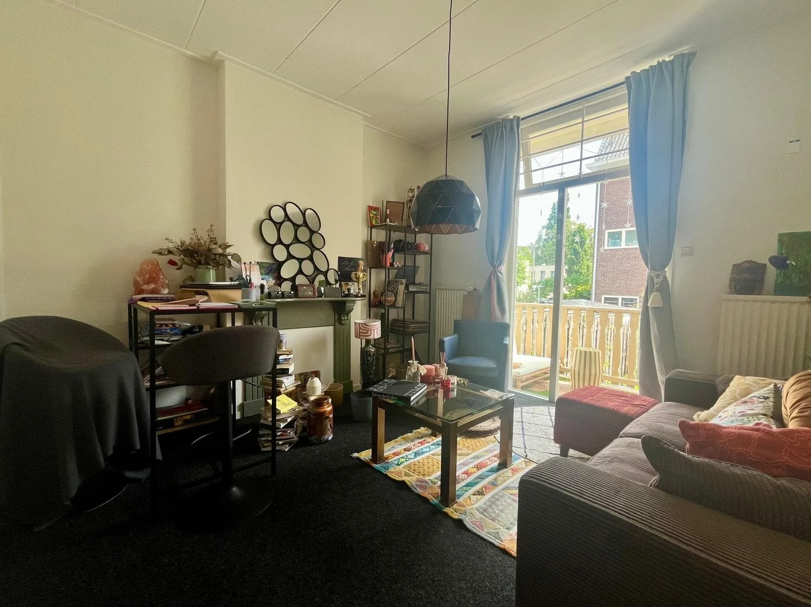 geblurde versie van de foto als achtergrond