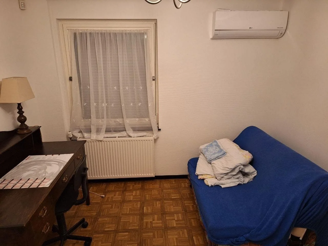 geblurde versie van de foto als achtergrond