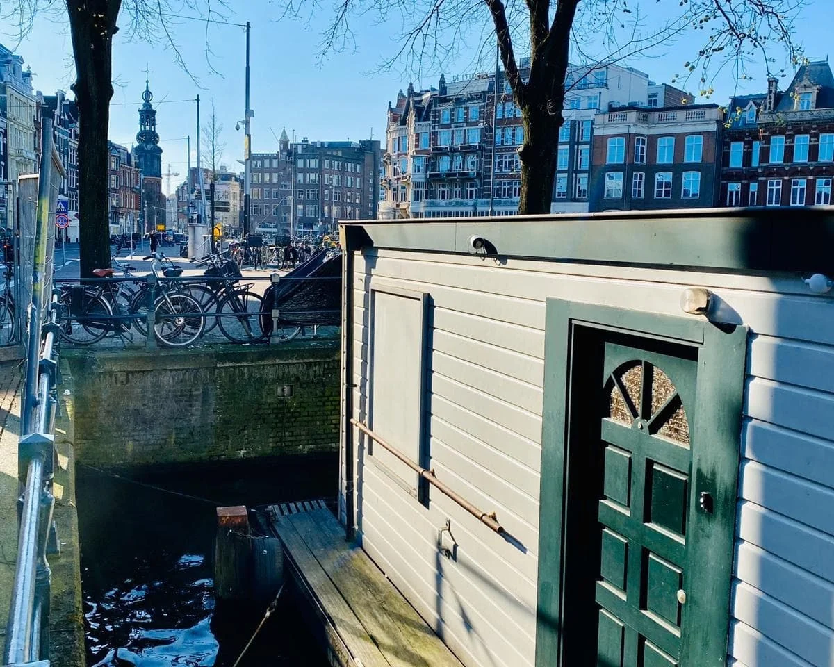 geblurde versie van de foto als achtergrond