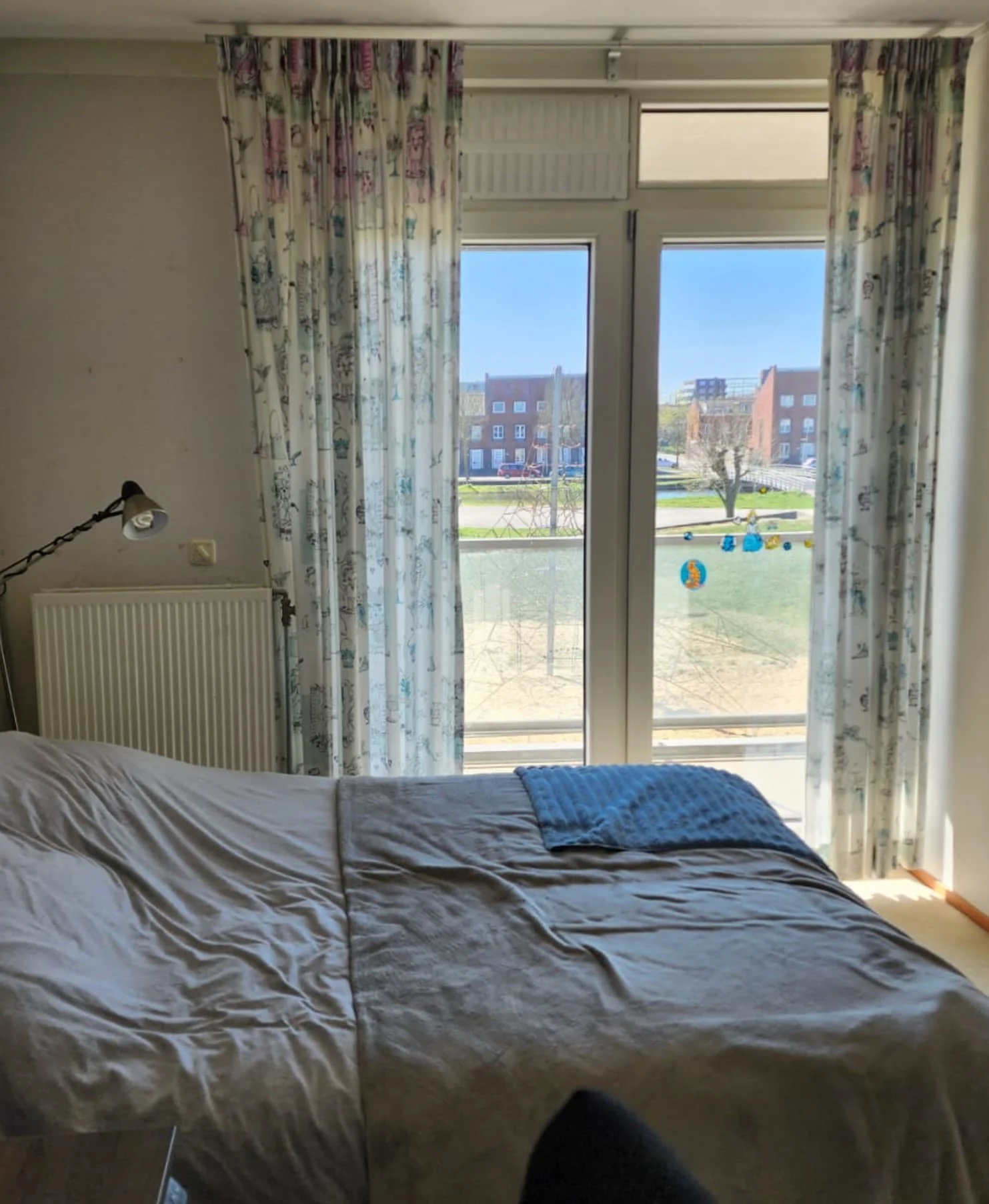 geblurde versie van de foto als achtergrond