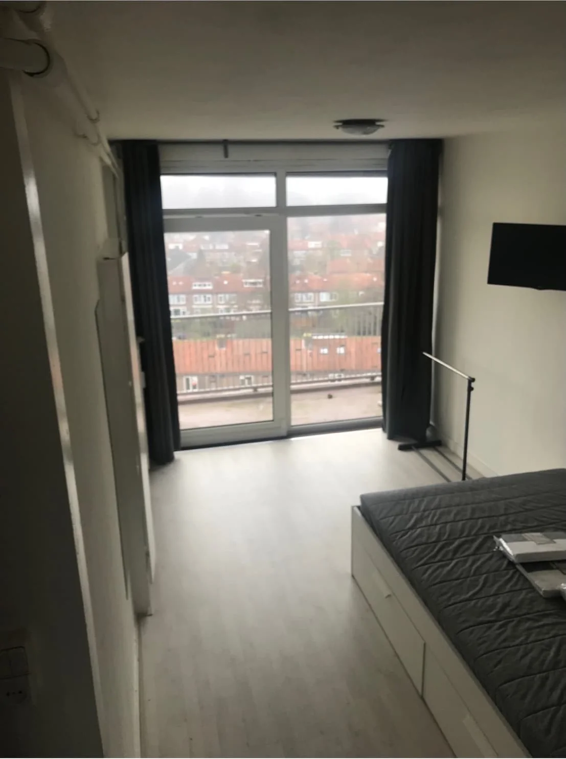 geblurde versie van de foto als achtergrond
