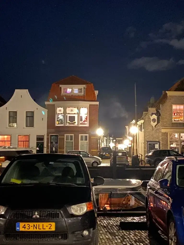 geblurde versie van de foto als achtergrond