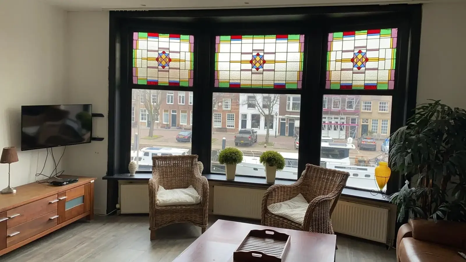 geblurde versie van de foto als achtergrond