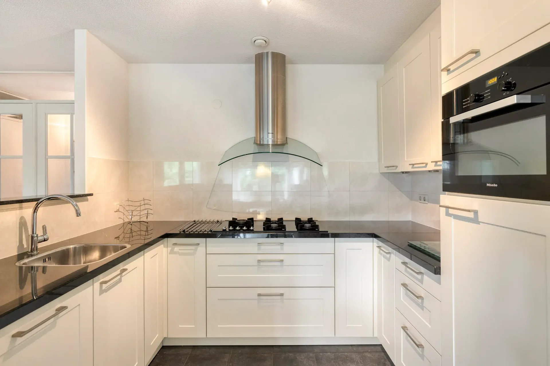 Foto van de Appartement gelegen aan de Hoofdweg in Nieuw-Vennep