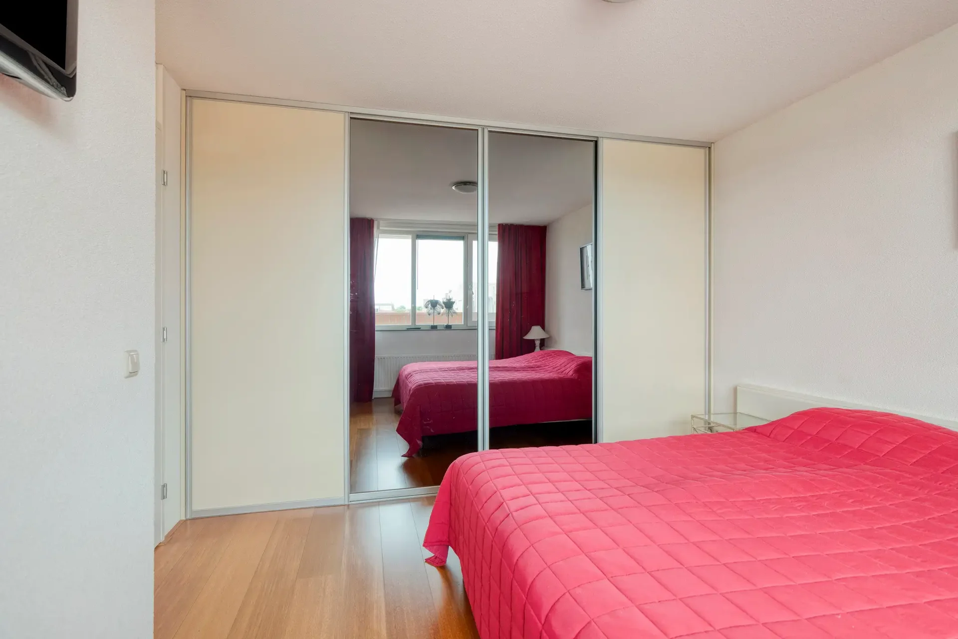 Foto van de Appartement gelegen aan de Hoofdweg in Nieuw-Vennep
