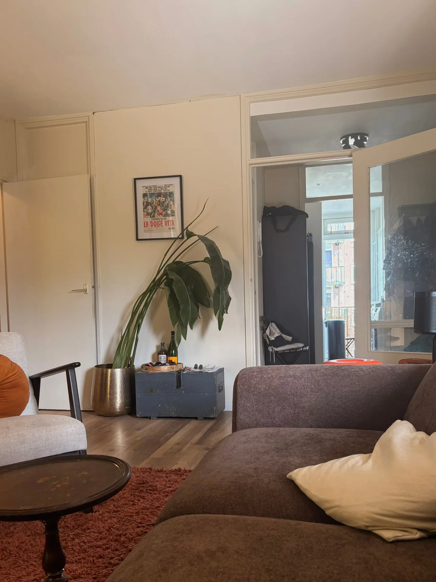 geblurde versie van de foto als achtergrond