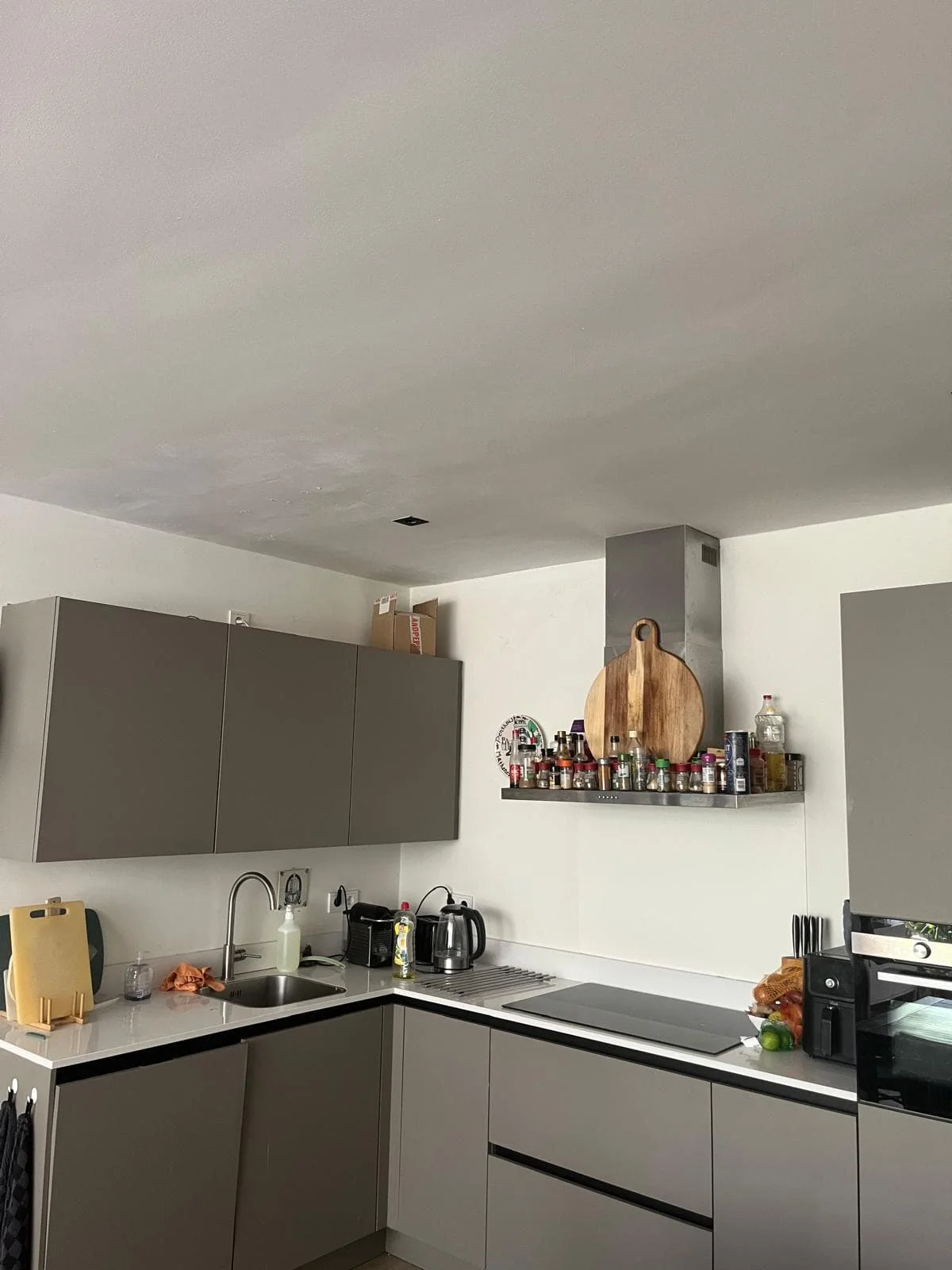 Foto van de Kamer gelegen aan de Mathenesserweg in Rotterdam