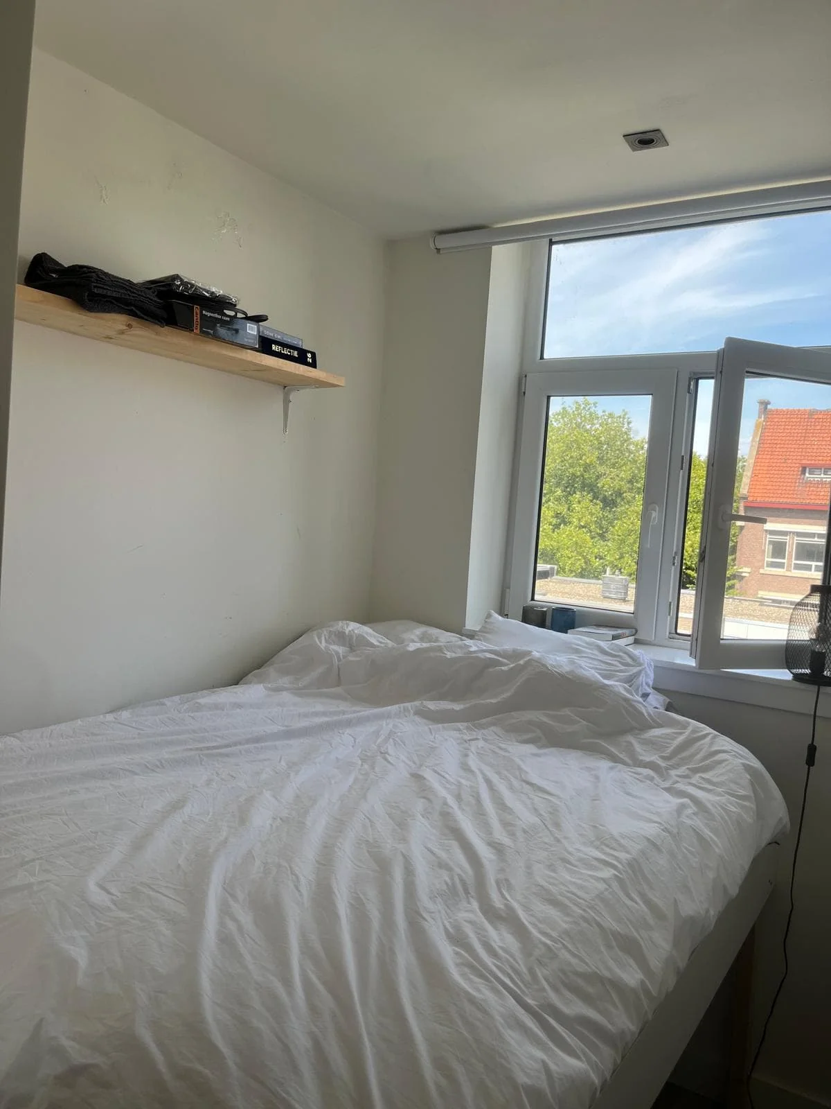 Foto van de Kamer gelegen aan de Mathenesserweg in Rotterdam
