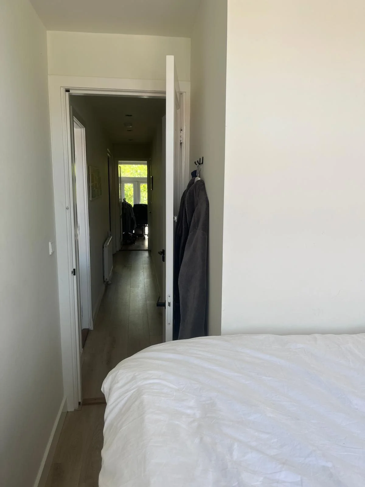 Foto van de Kamer gelegen aan de Mathenesserweg in Rotterdam