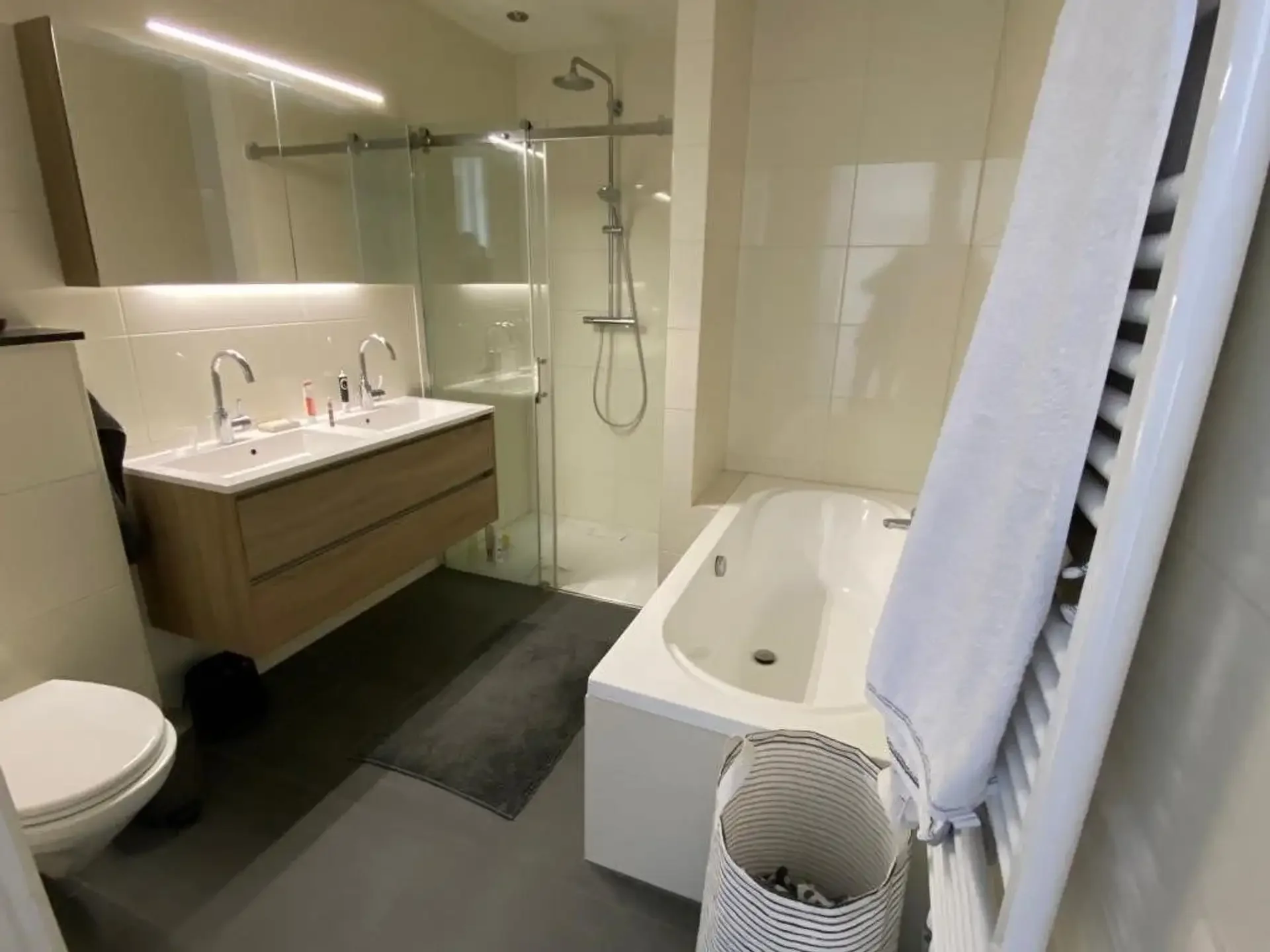 Foto van de Appartement gelegen aan de Henri Polaklaan in Amsterdam