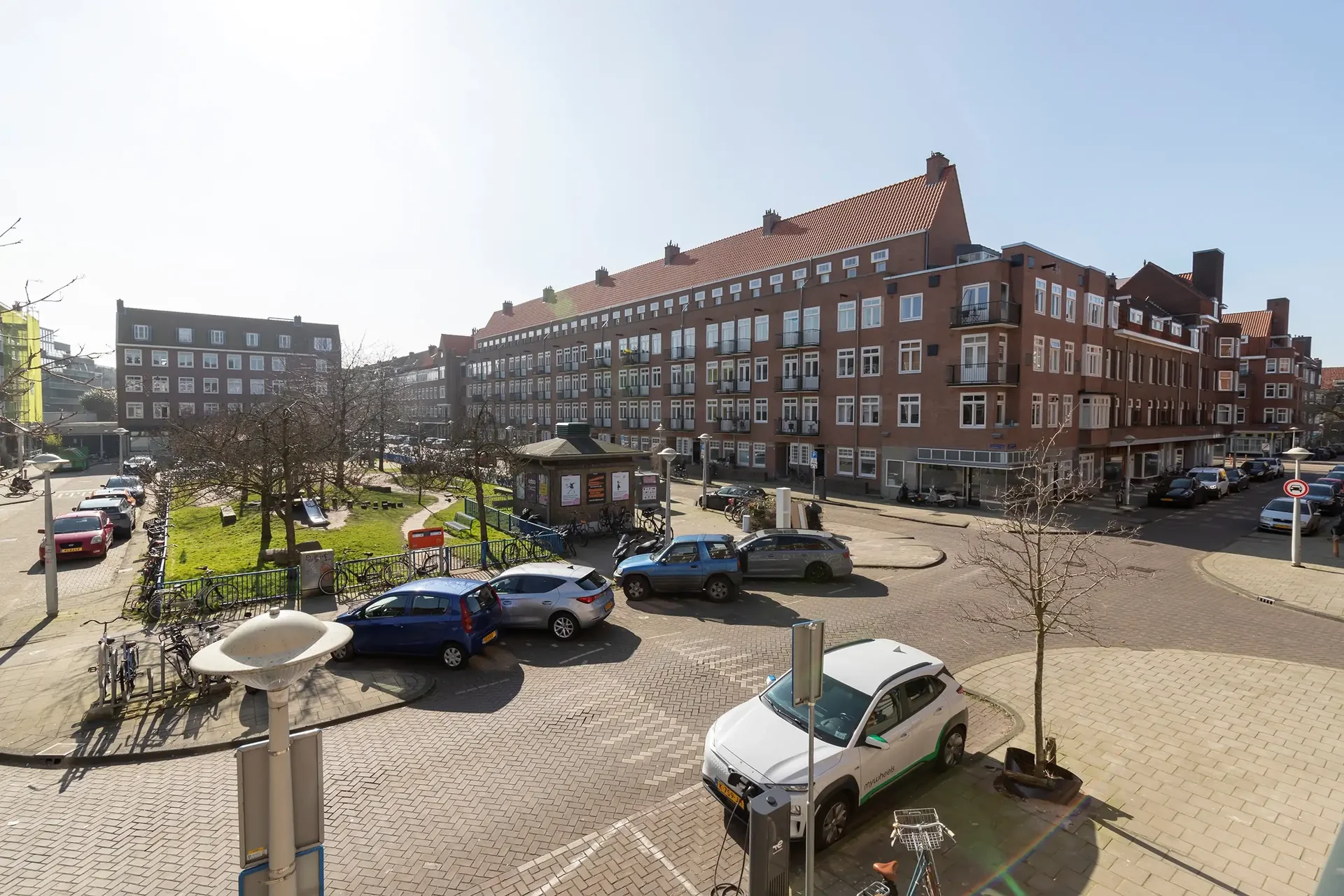 geblurde versie van de foto als achtergrond