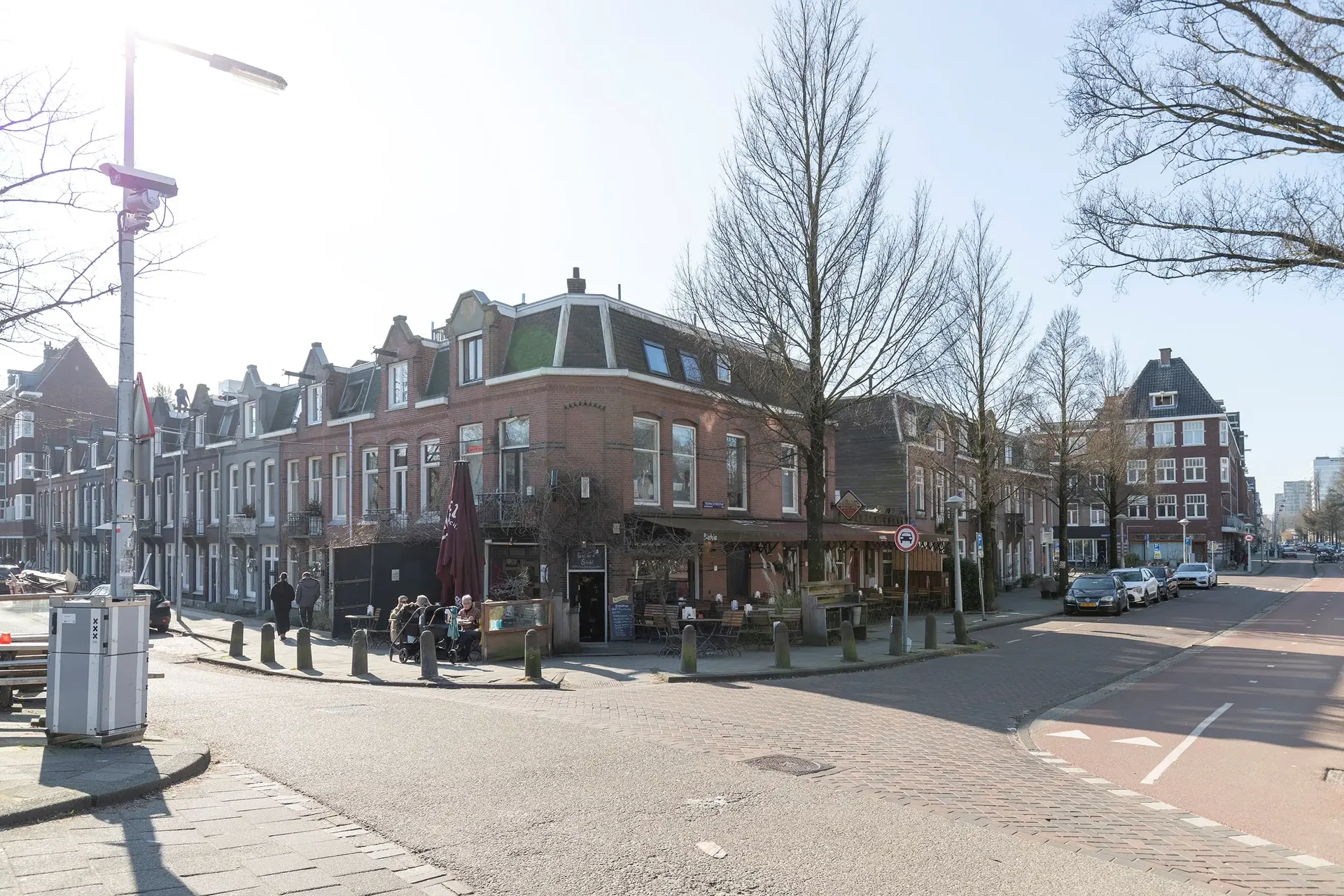 geblurde versie van de foto als achtergrond