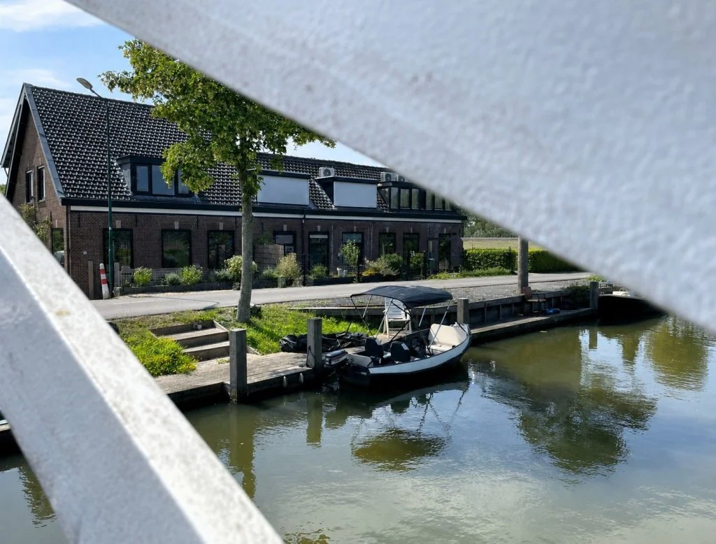 geblurde versie van de foto als achtergrond