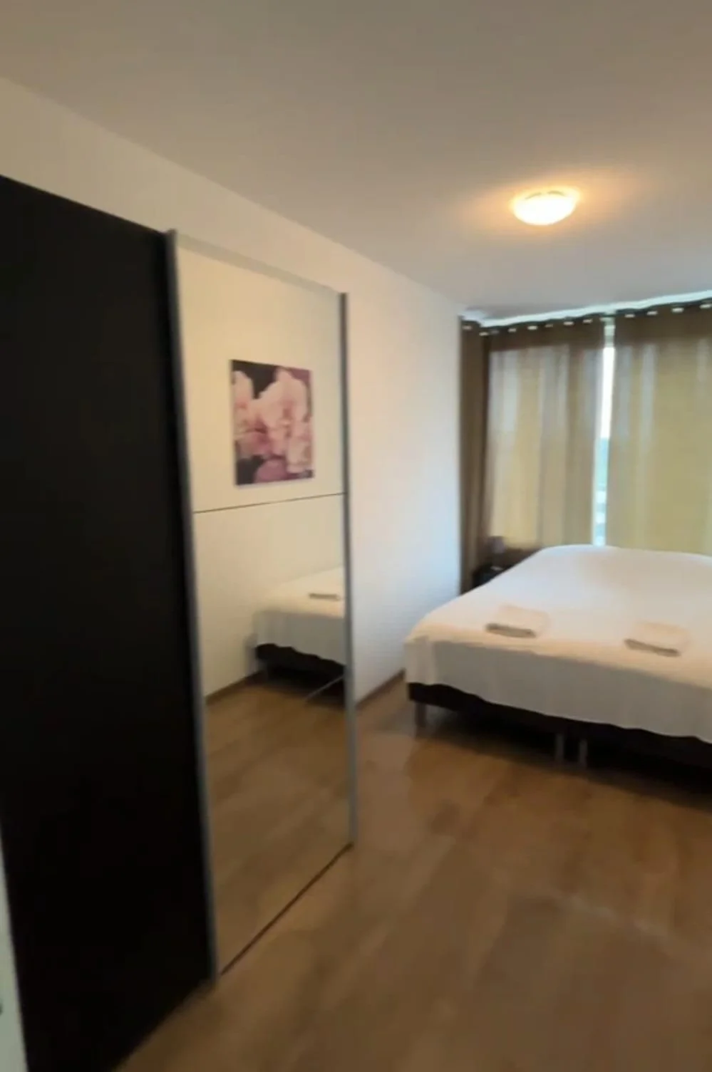 geblurde versie van de foto als achtergrond