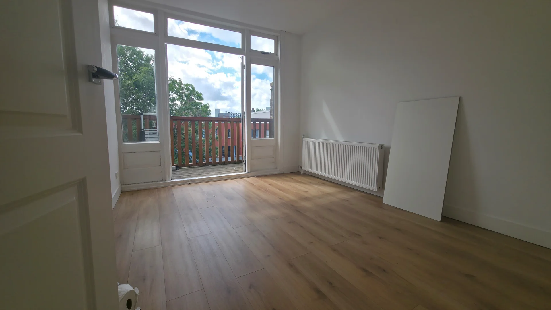 Foto van de Appartement gelegen aan de Mathenesserweg in Rotterdam
