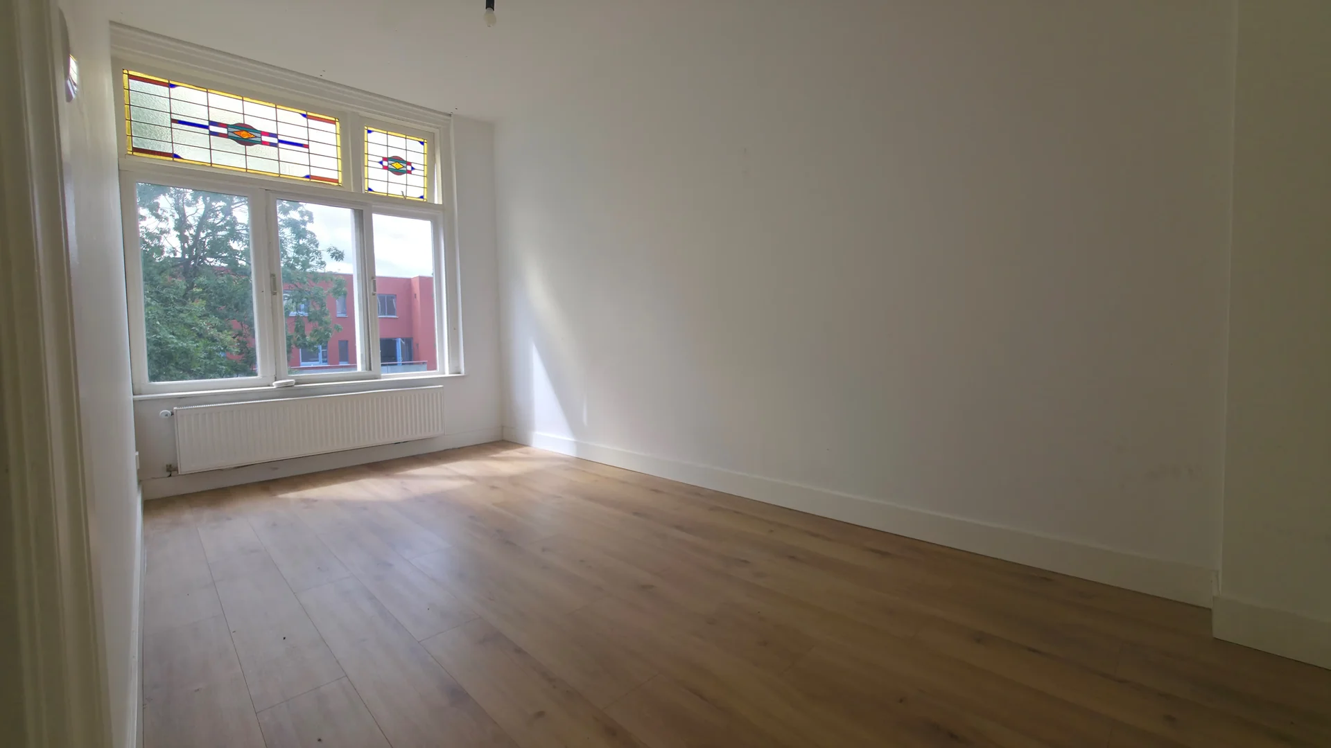 Foto van de Appartement gelegen aan de Mathenesserweg in Rotterdam