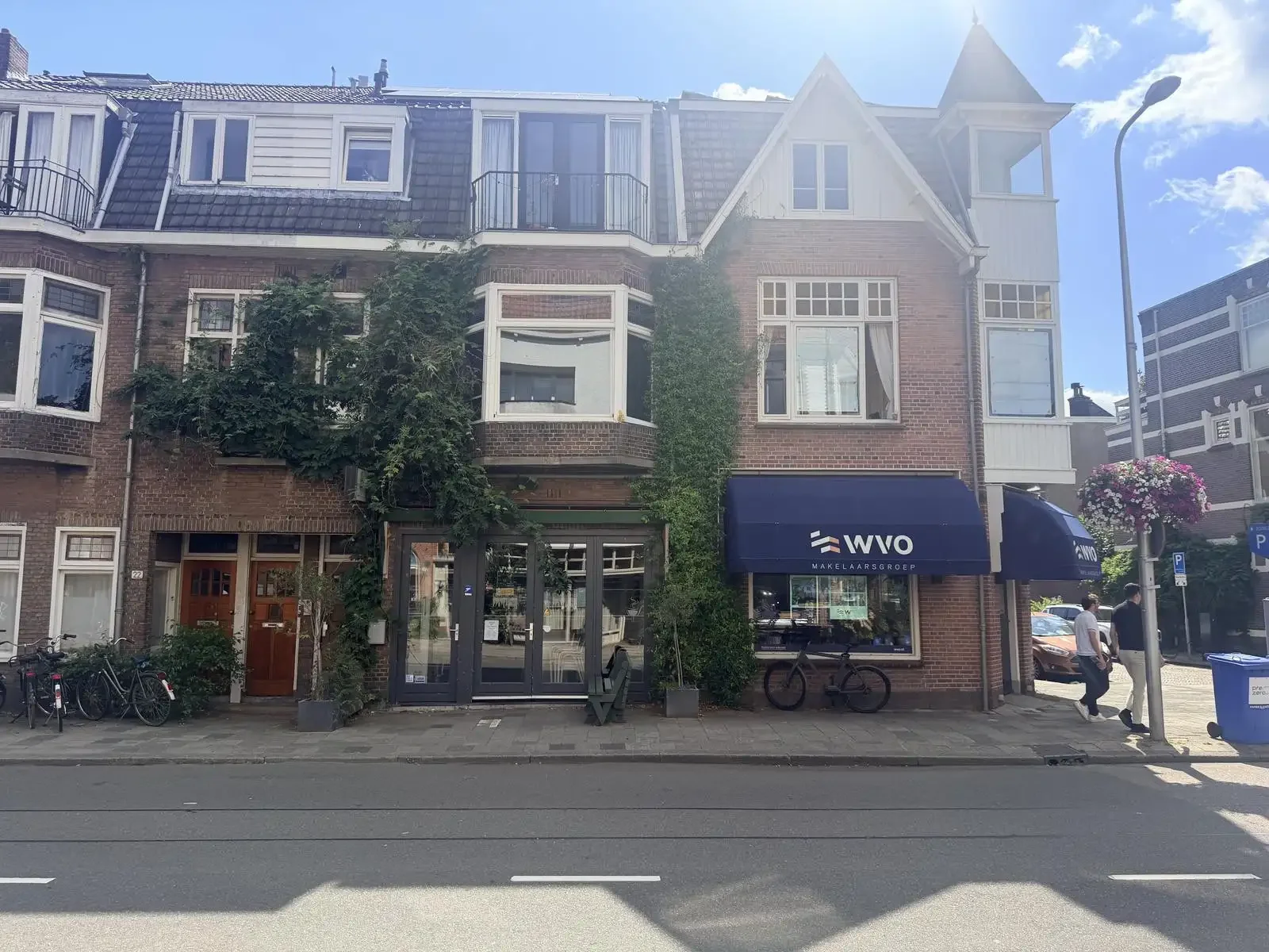 geblurde versie van de foto als achtergrond
