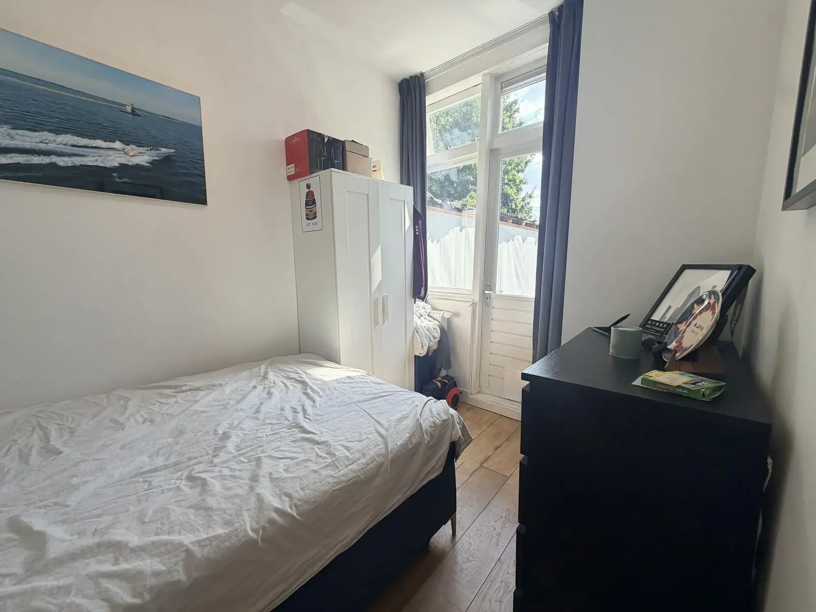 geblurde versie van de foto als achtergrond