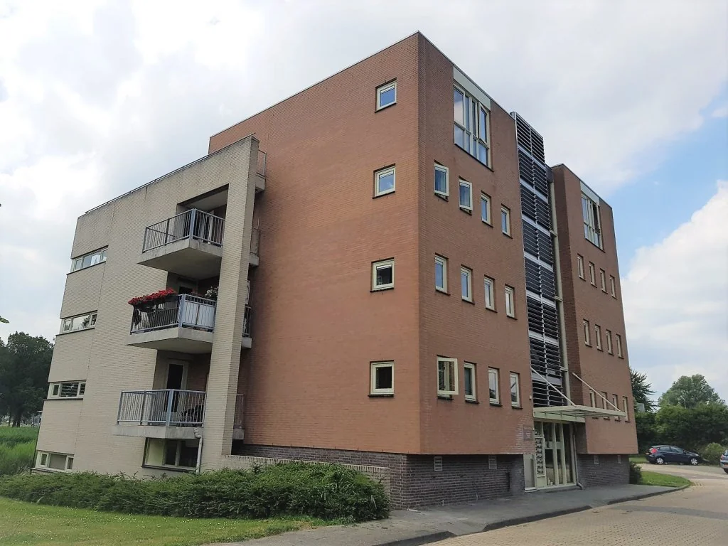 geblurde versie van de foto als achtergrond