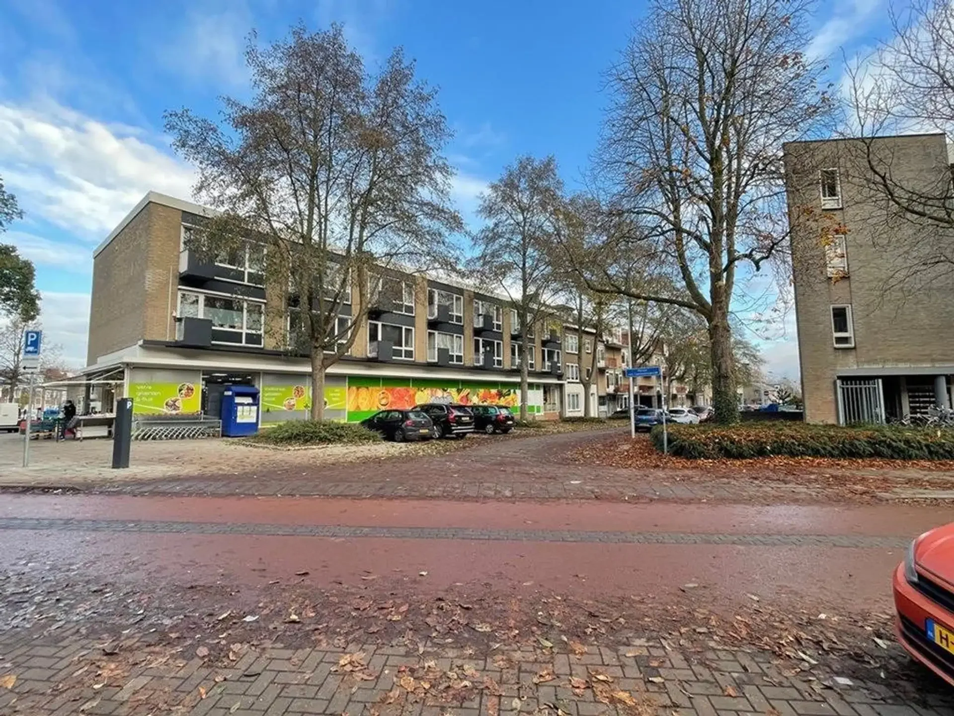 geblurde versie van de foto als achtergrond