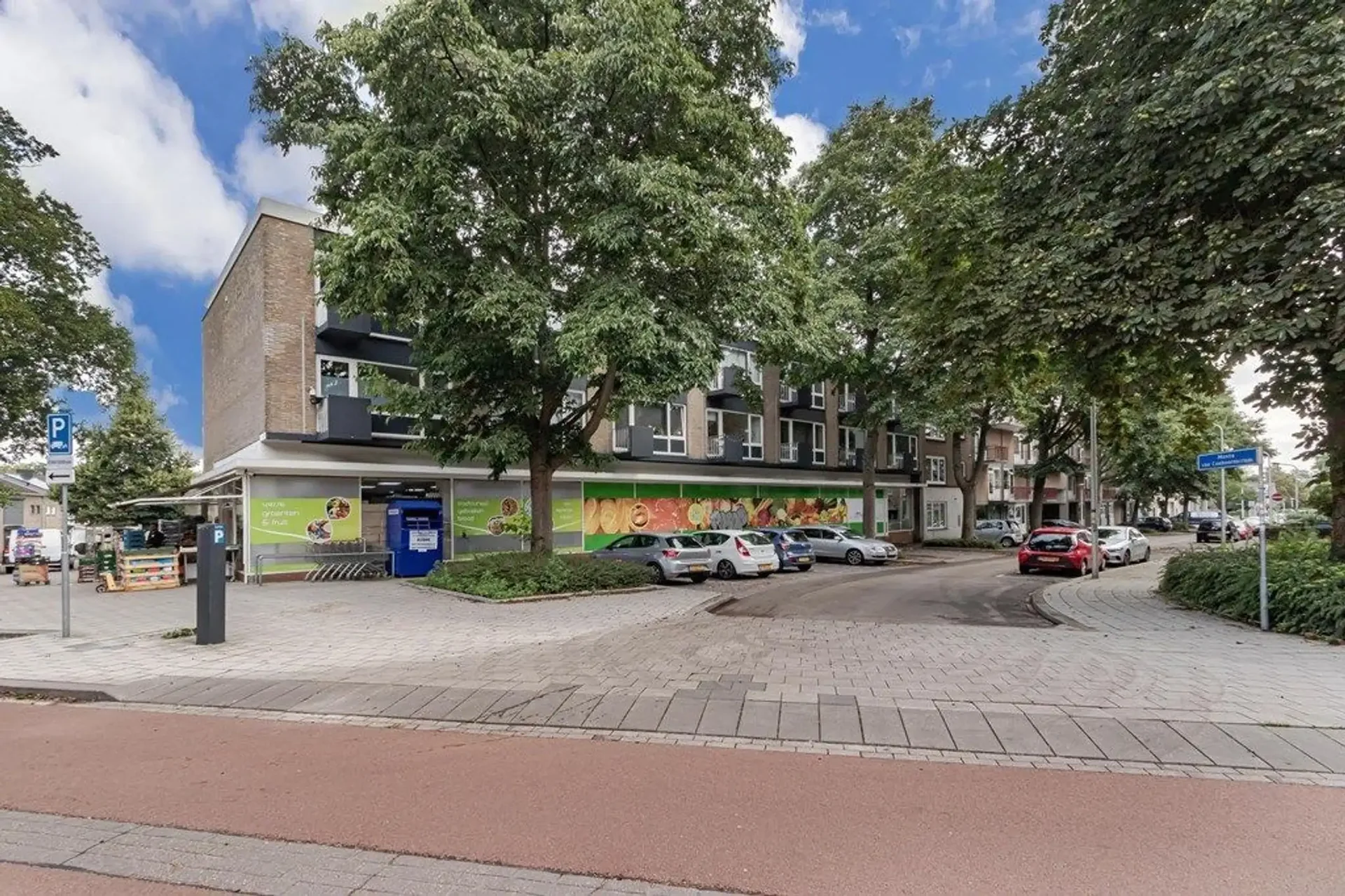 geblurde versie van de foto als achtergrond