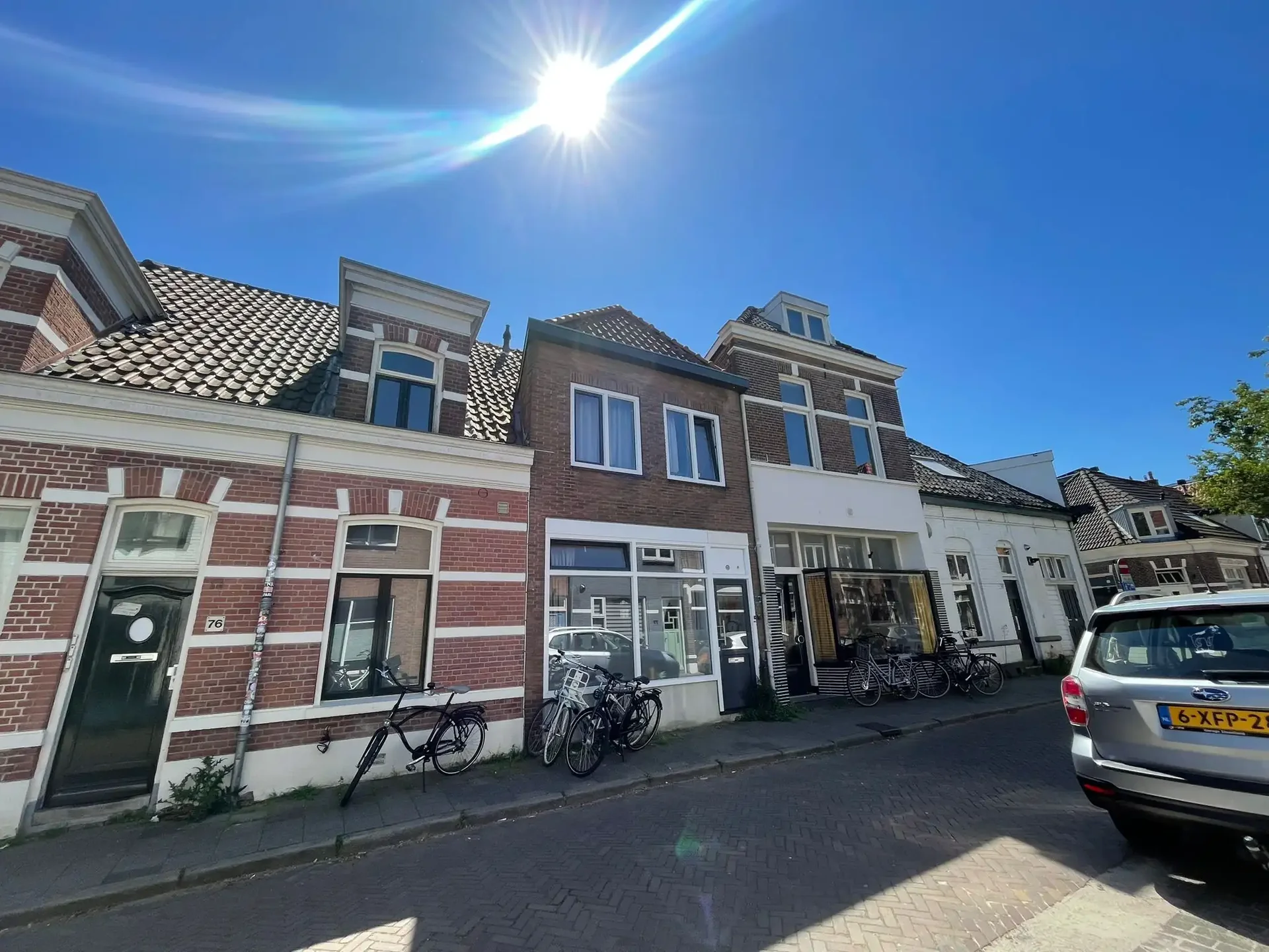 geblurde versie van de foto als achtergrond