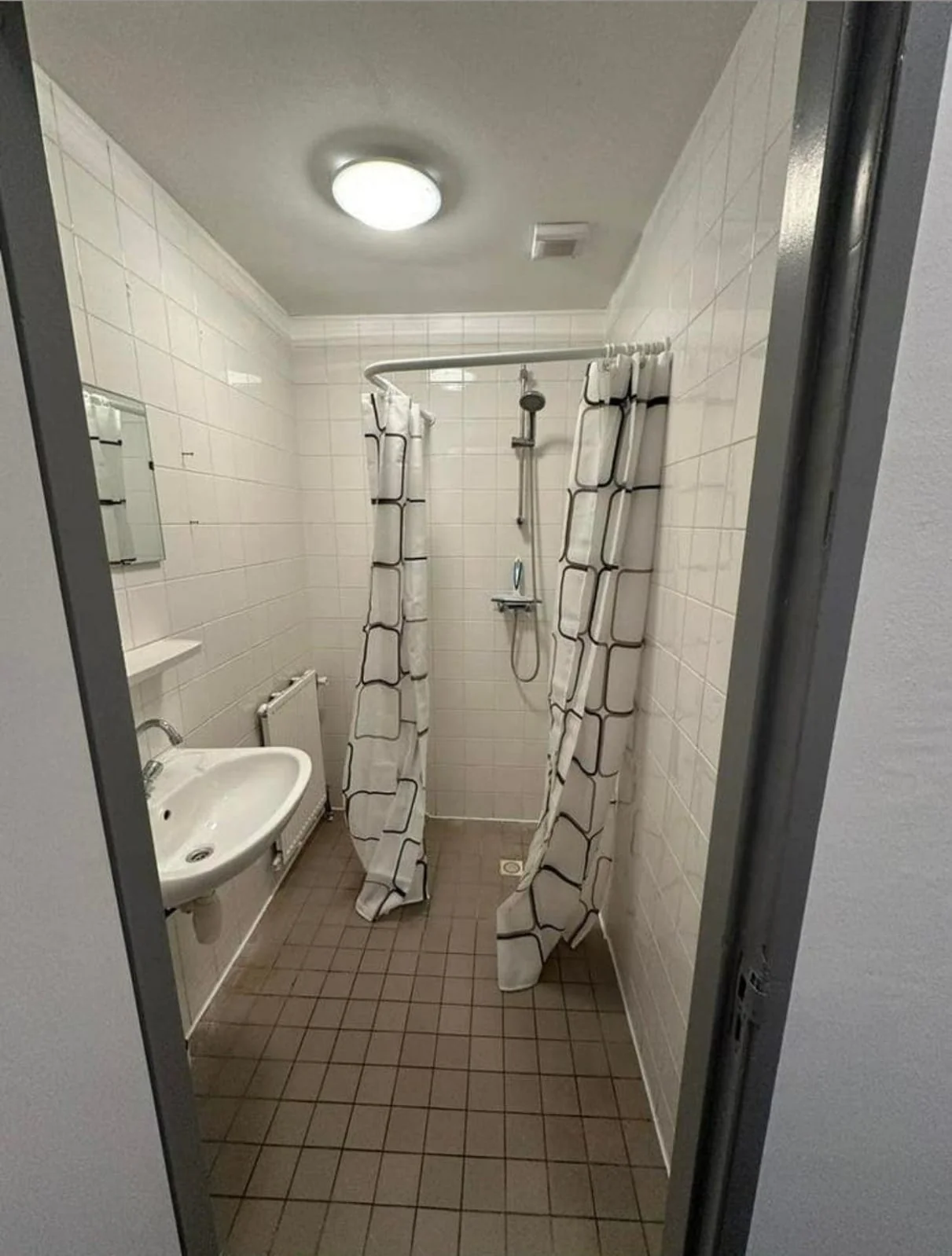 Foto van de Kamer gelegen aan de Riederlaan in Rotterdam
