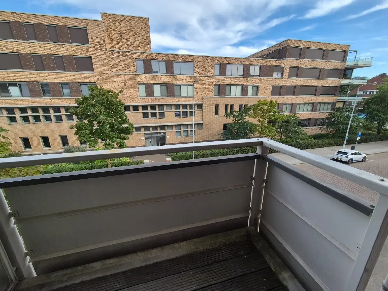 geblurde versie van de foto als achtergrond