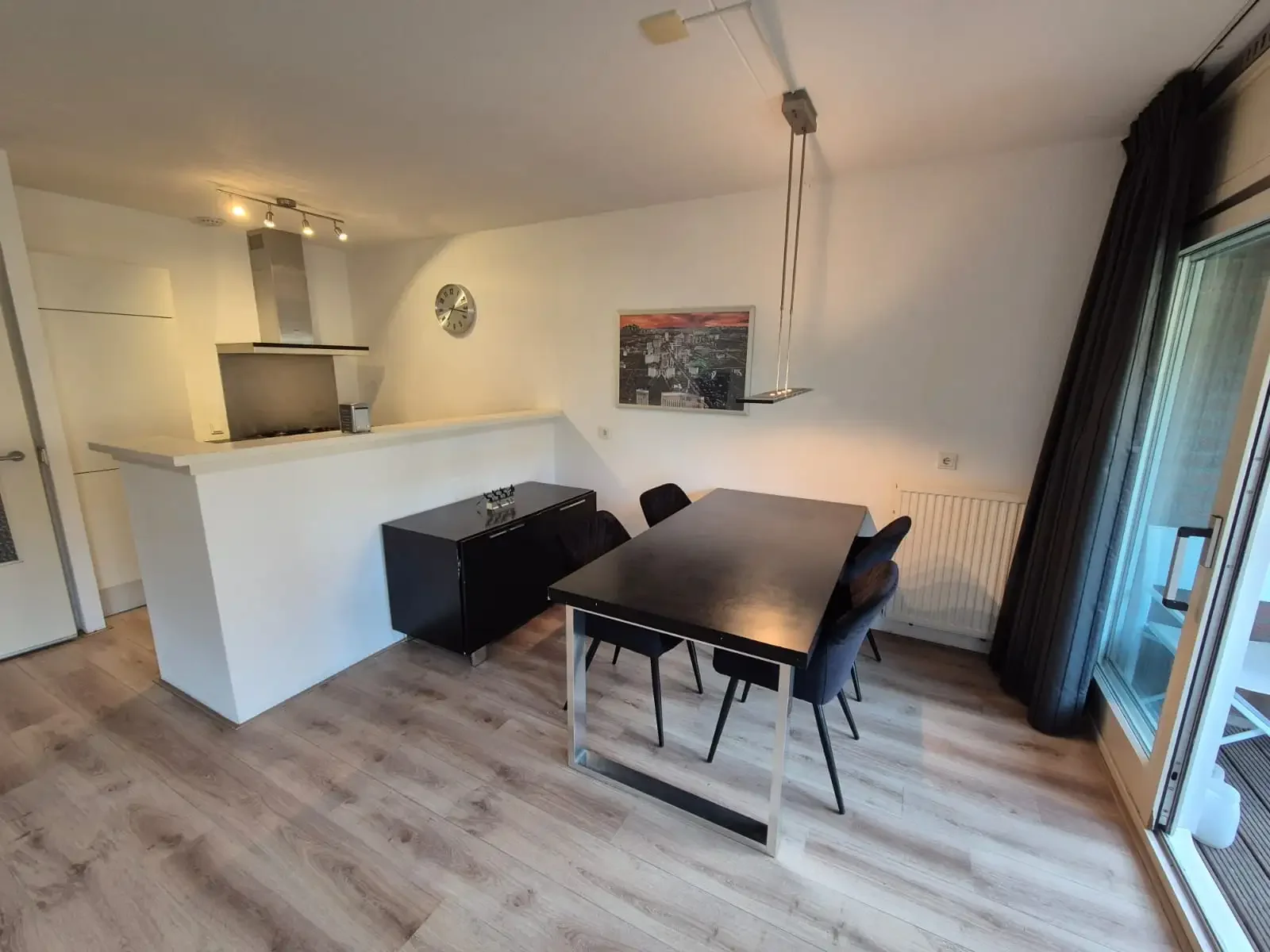geblurde versie van de foto als achtergrond
